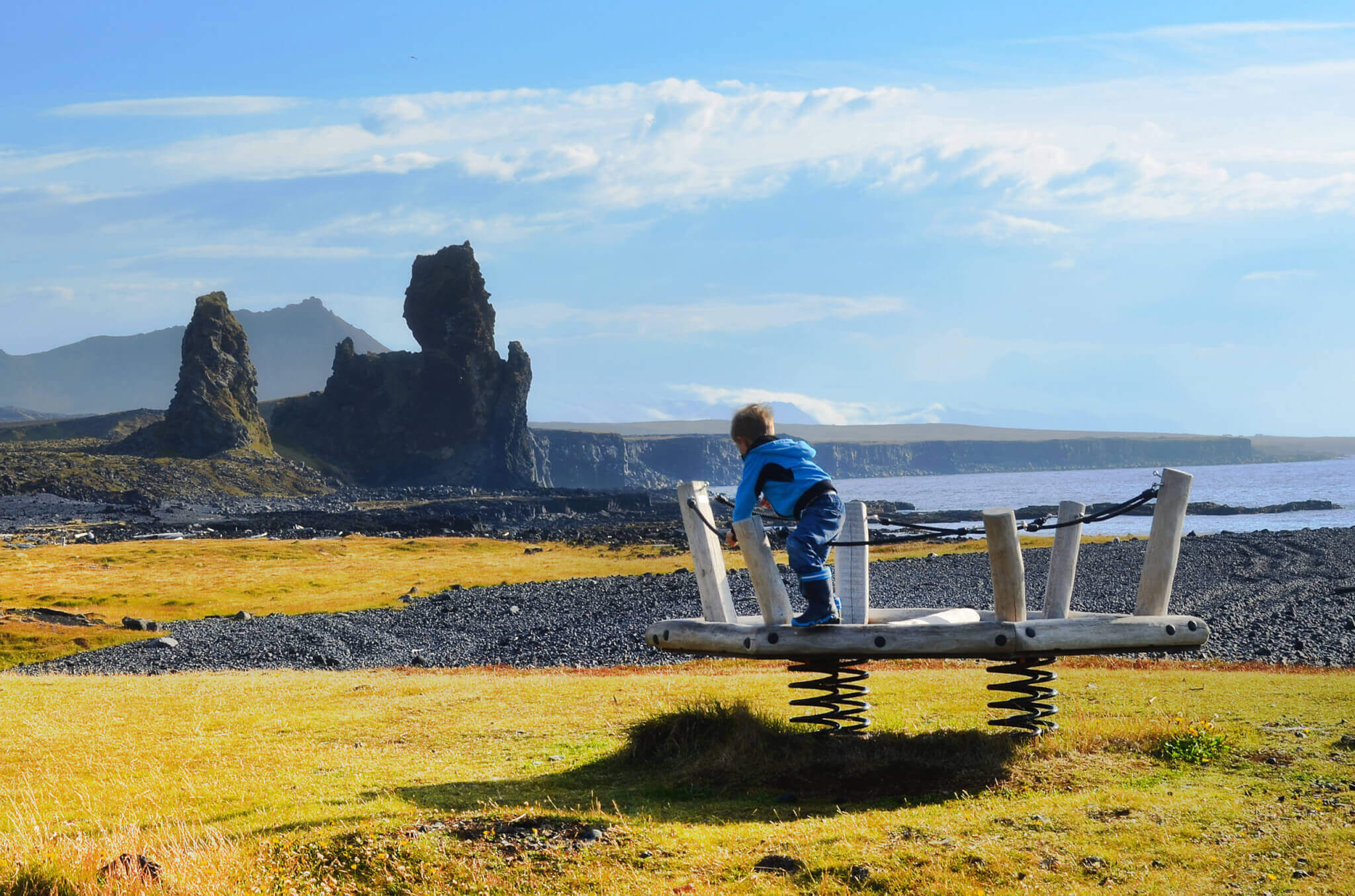 familien-island-unterwegs-urlaub-buchen-ferienhaus-suedisland