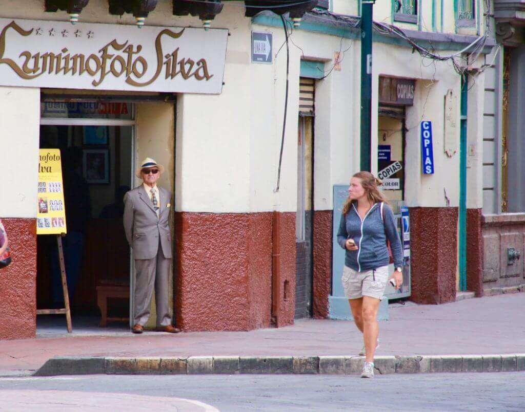 reisespass-cuenca-zentrum-centro-calderon-stadtrundgang-reiseblog-reiseprofi-reisebüro-reisevermittler