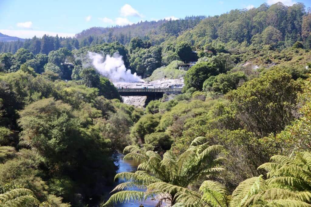 lake-taupo-neuseeland-rundreise-highlights-sehenswürdigkeiten-reisebüro-beratung