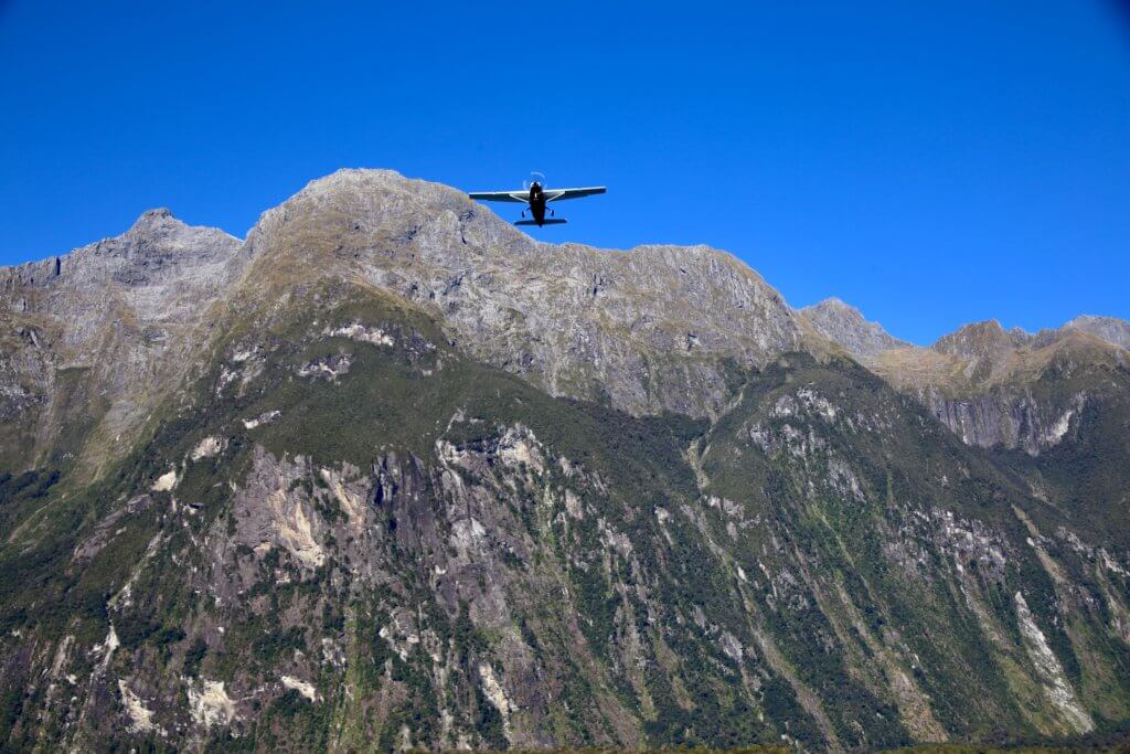 milford-sound-neuseeland-reiseprofi-rundflug-tagestour-tagesausflug-highlight-sehenswürdigkeit-südinsel