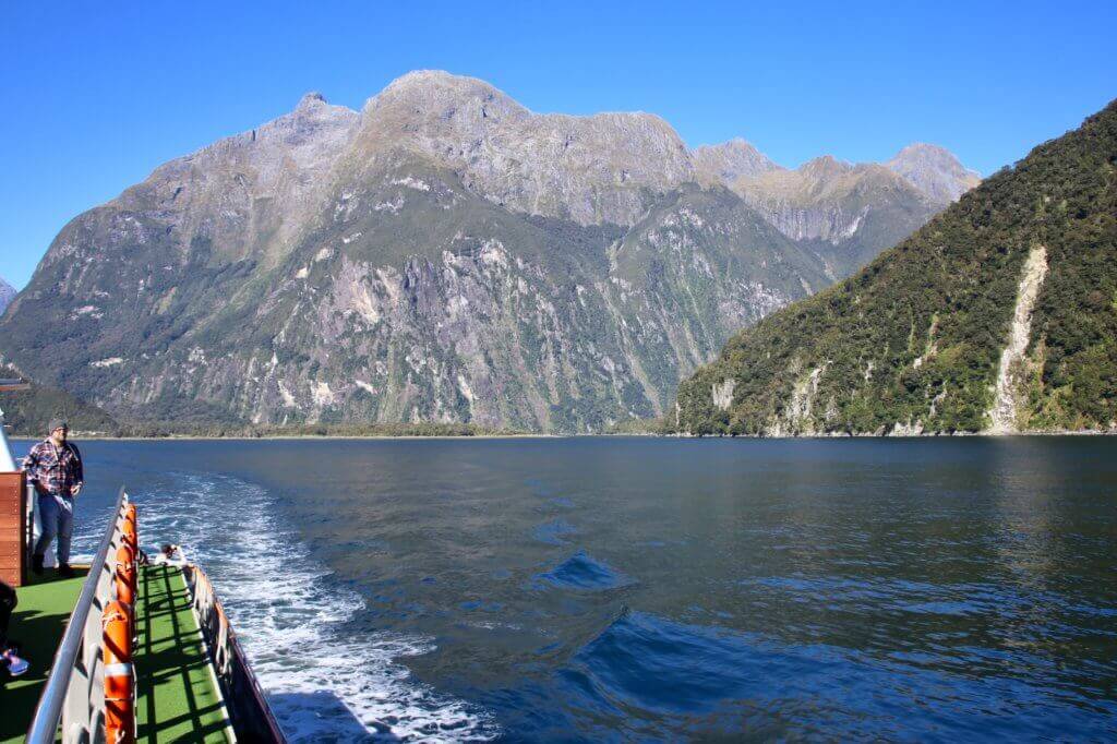 milford-sound-neuseeland-urlaub-naturspektakel-tagestour-bootstour-reiseplanung-urlaubsberatung-tips&tricks-tagesausflug-highlight-sehenswürdigkeit-südinsel