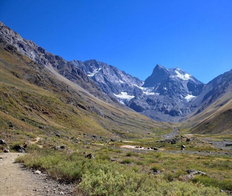 anden-reiseidee-chile-urlaub-chile-reise-santiago-de-chile-suedamerika-reisen-santiago-de-chile-und-umgebung-wandern-hiking