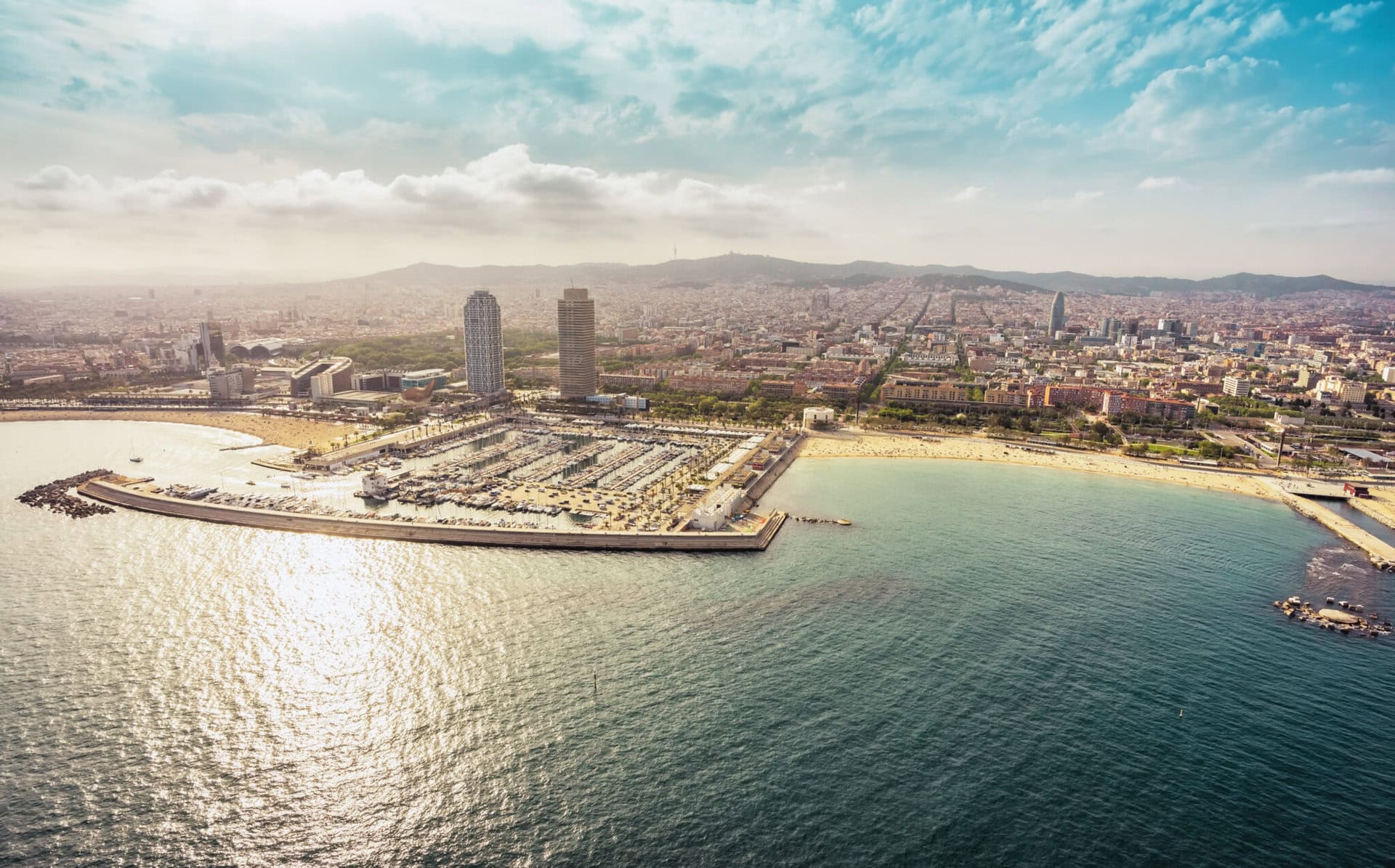 hotel-barcelona-spanien-urlaub-reise-strand-stadt-meer-cruise-skyline