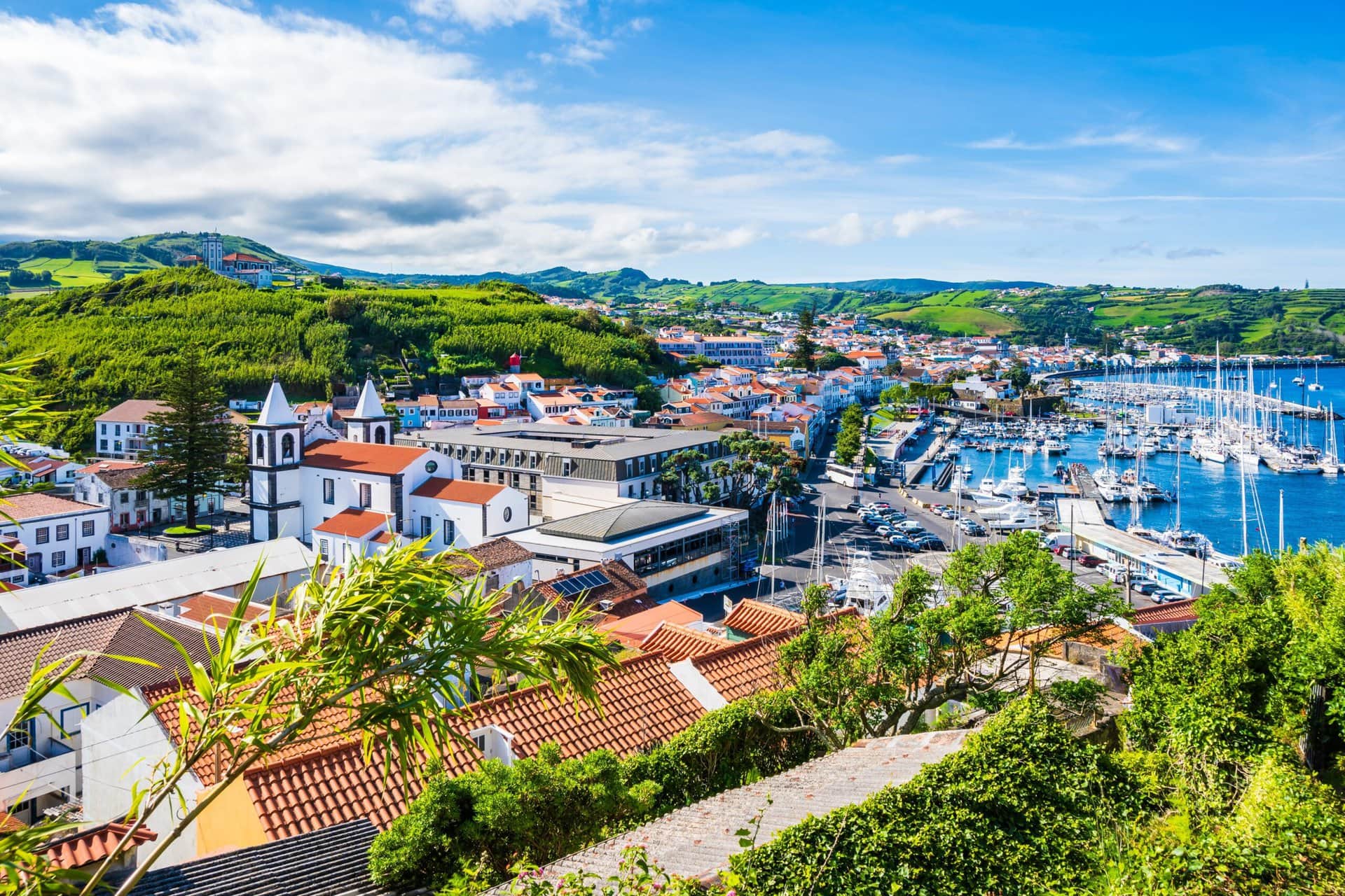 bay-faial-reise-azoren-portugal-wanderung-urlaub-aussicht-stadt-faial-segeln