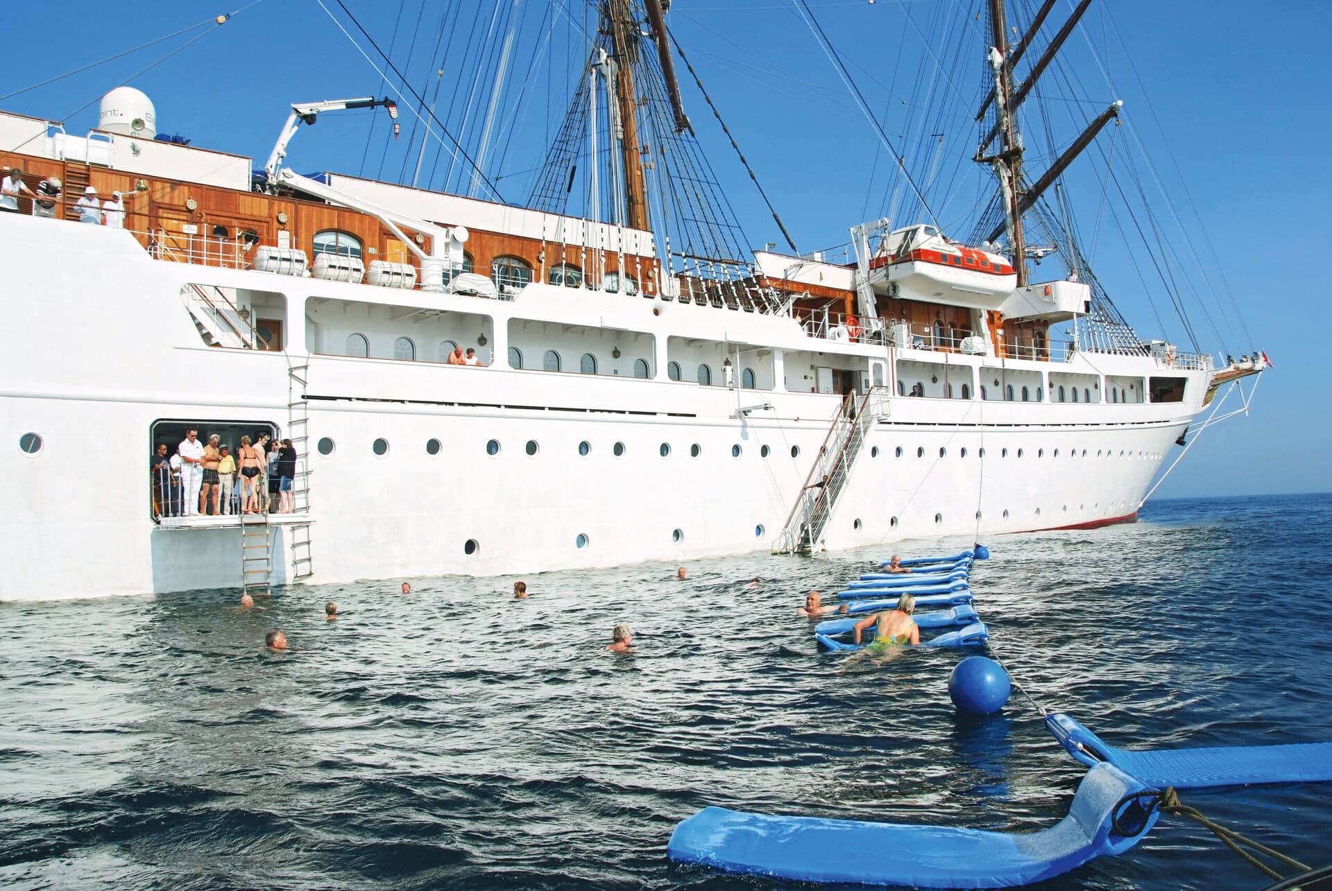 segelschiff-bella-italia-urlaub-segeltoern-bord-sonne-meer-schwimmen-sea-cloud