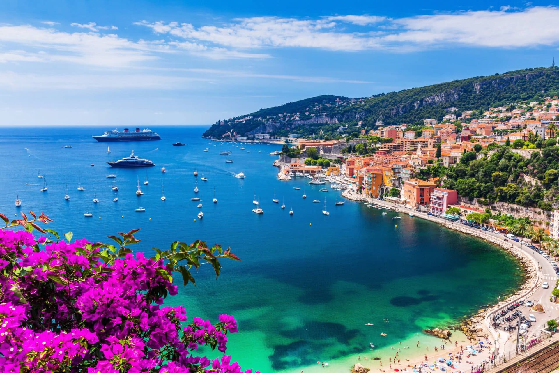 Explora Deluxe mit Explora Journeys vor Villefranche-sur-Mer an der Côte d’Azur