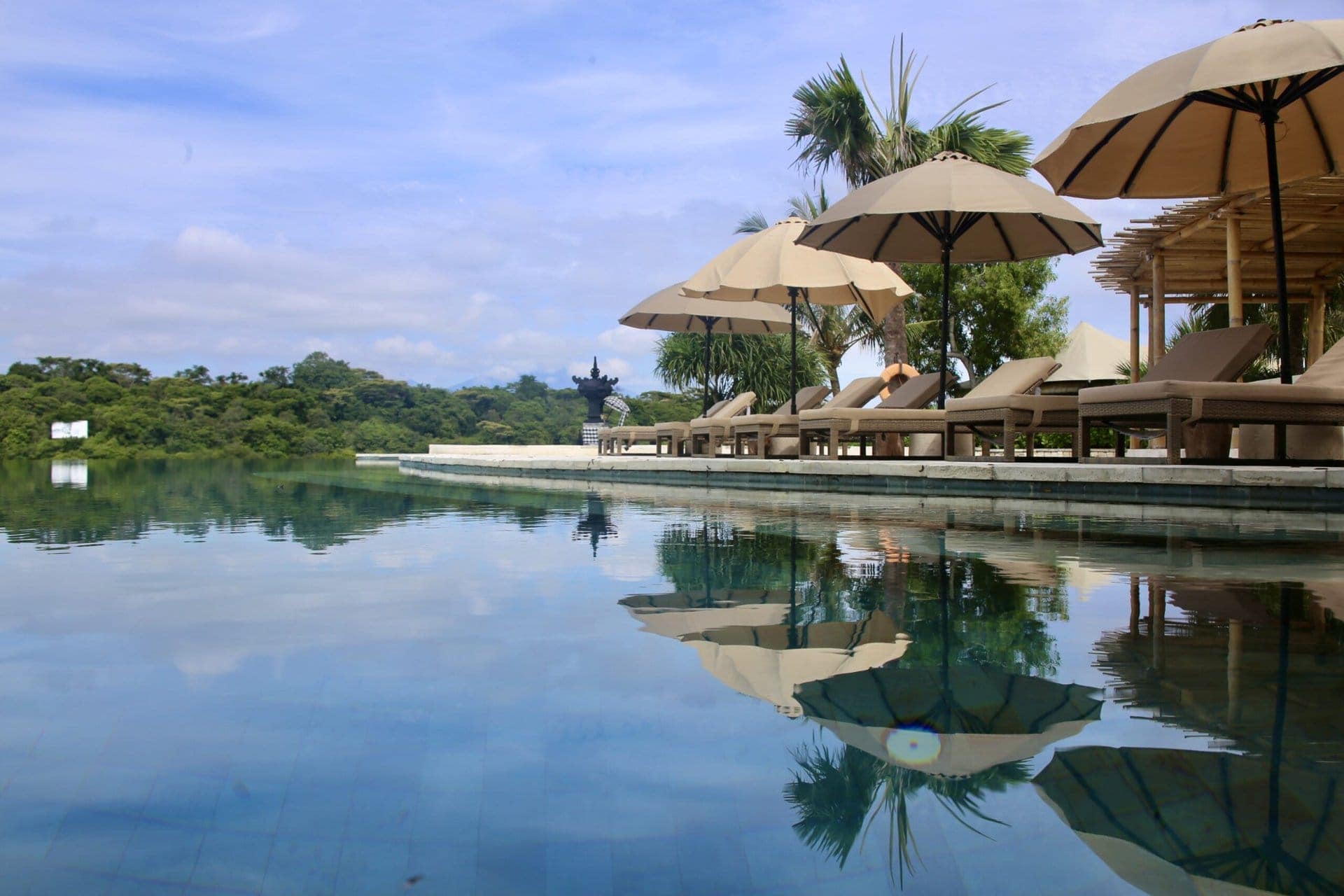 bali-indonesien-urlaub-norden-nordwesten-insel-sonne-strand-meer-hotel-luxusarea-reiseblog