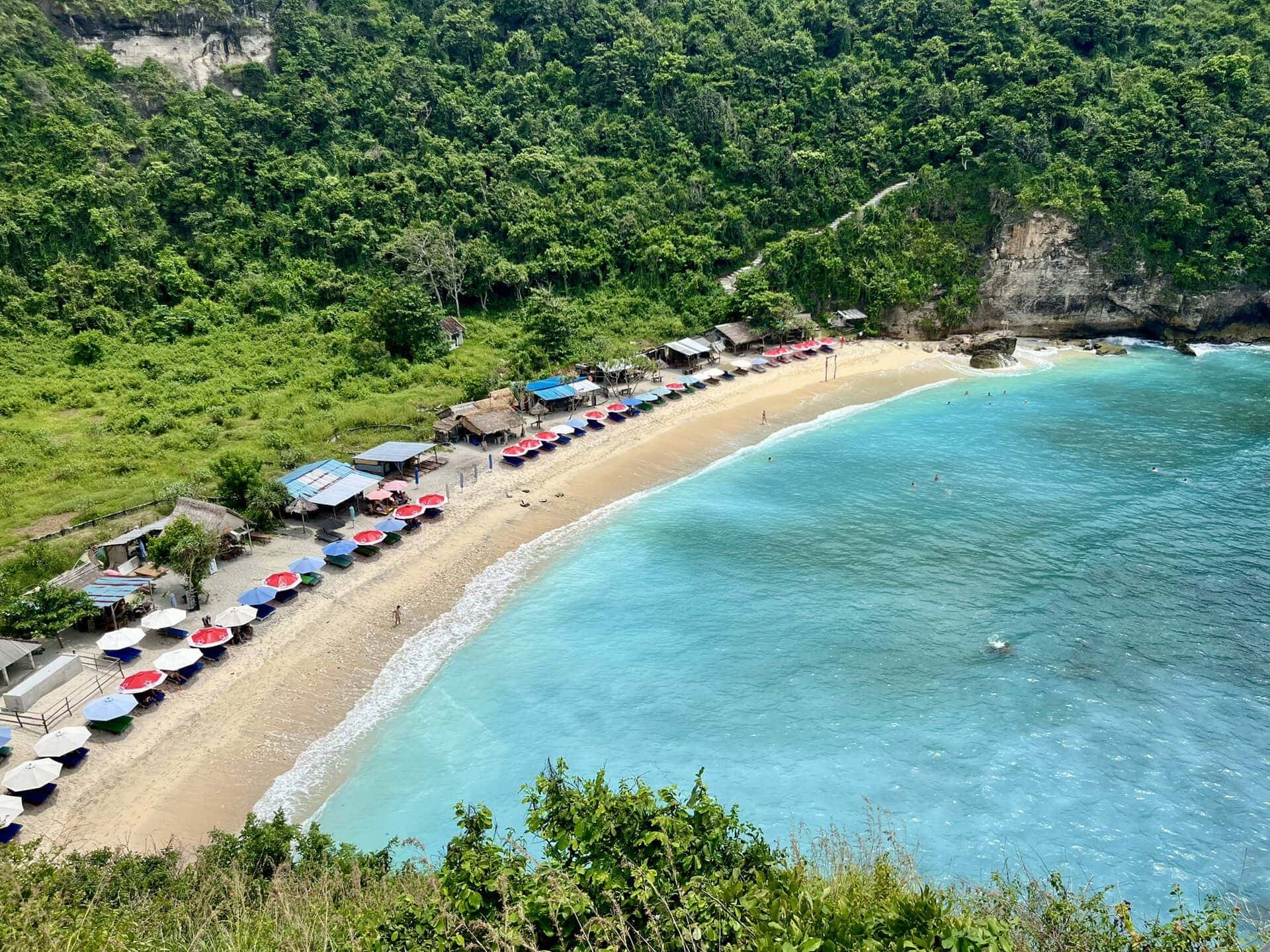 bali-indonesien-urlaub-sueden-suedosten-insel-sonne-strand-meer-sanur-nusa-penida-blaue-bucht-reiseblog