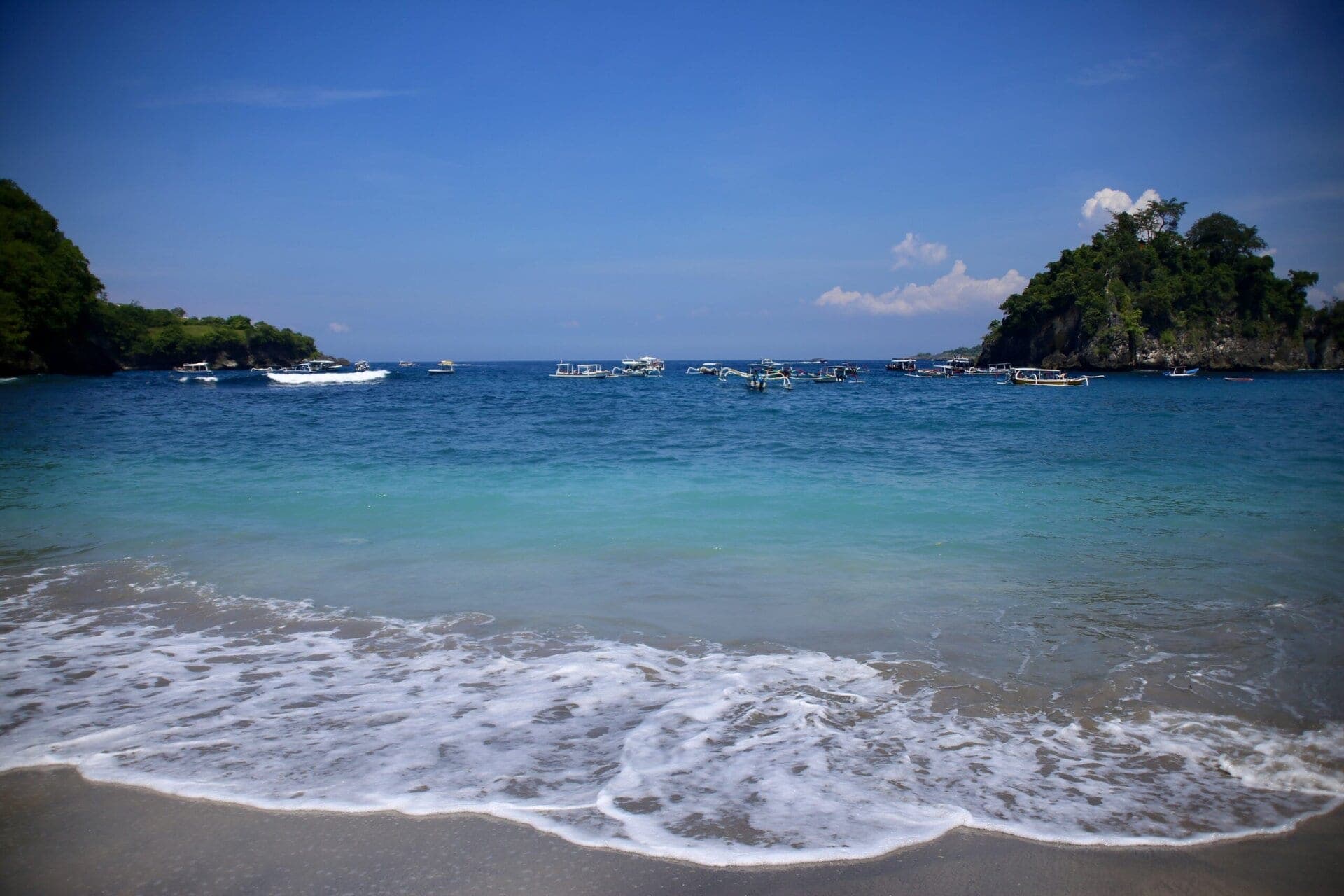 bali-indonesien-urlaub-sueden-suedosten-insel-sonne-strand-meer-sanur-nusa-penida-boote-reiseblog