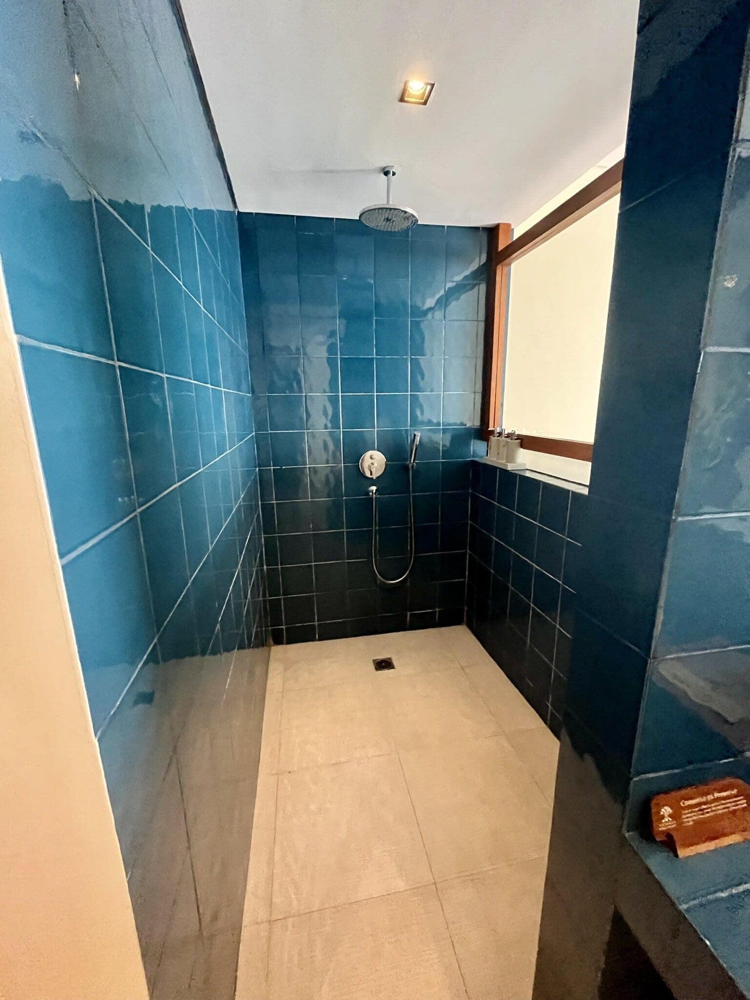 bali-indonesien-urlaub-sueden-suedosten-insel-sonne-strand-meer-sanur-nusa-penida-dusche-reiseblog