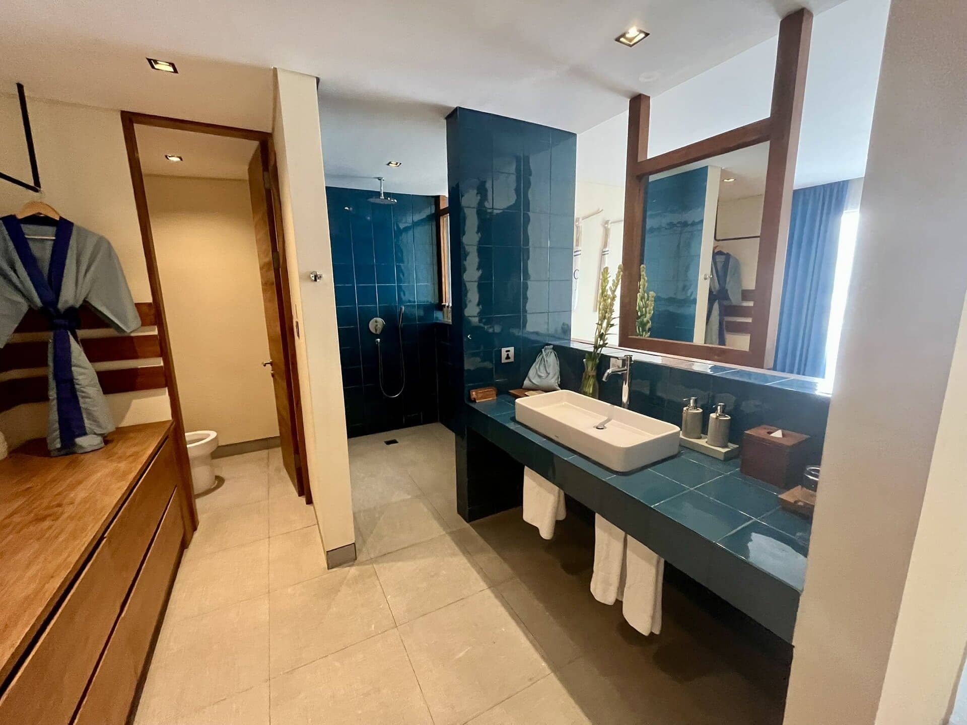 bali-indonesien-urlaub-sueden-suedosten-insel-sonne-strand-meer-sanur-nusa-penida-honeymoon-bath-reiseblog