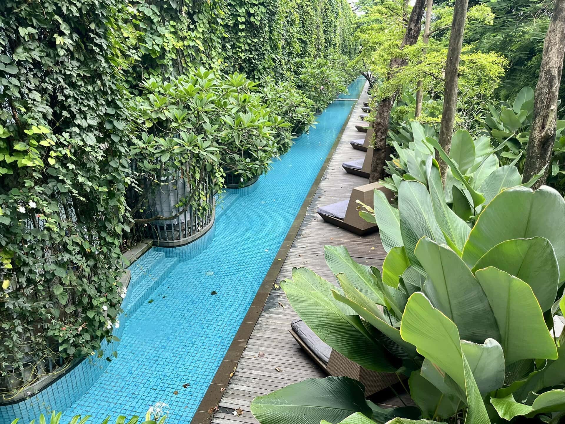 bali-indonesien-urlaub-sueden-suedosten-insel-sonne-strand-meer-sanur-nusa-penida-langer-pool-reiseblog