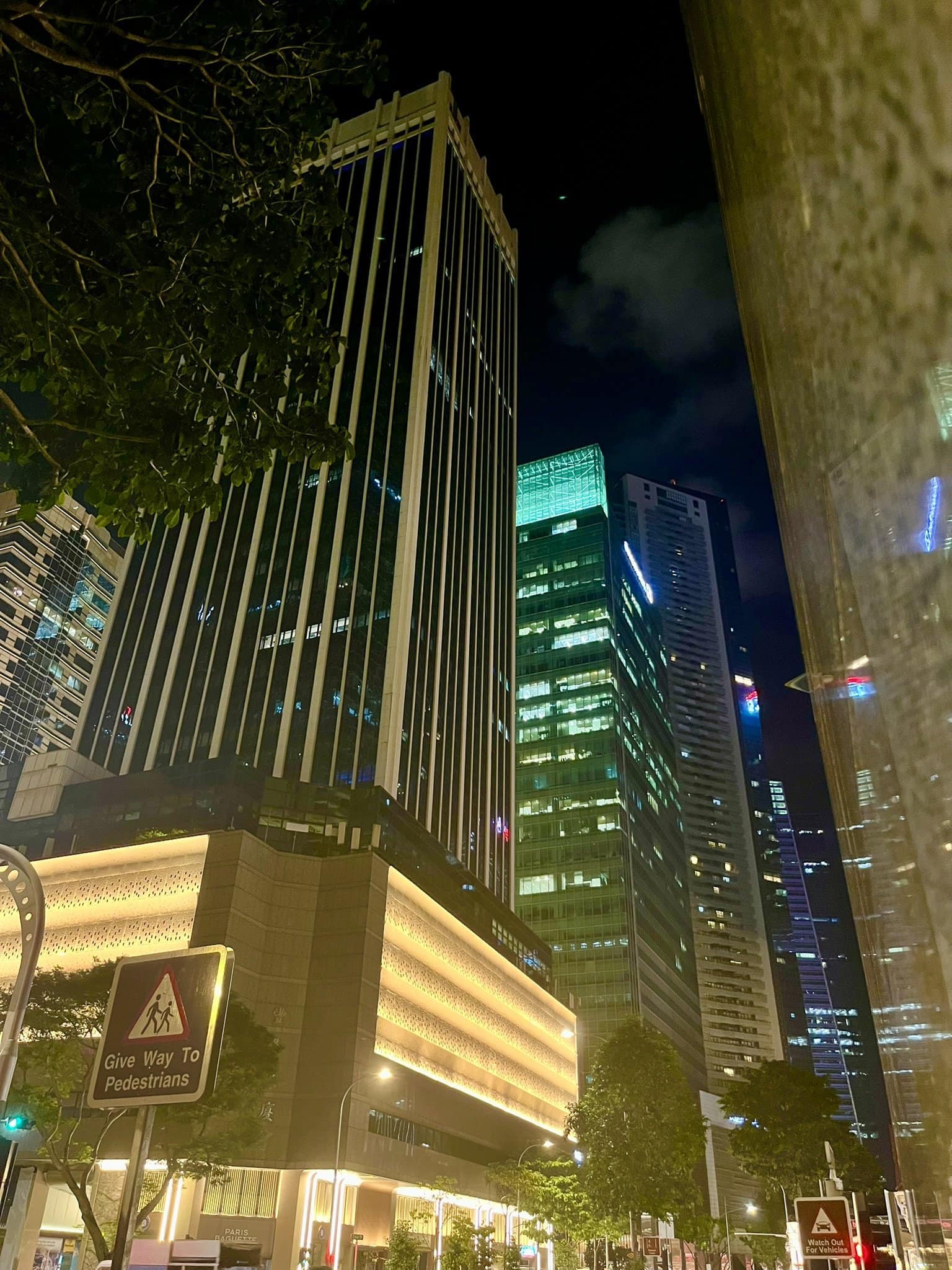 städtereise-singapur-reiseblog-indonesien-urlaub-architektur-citylights-reise