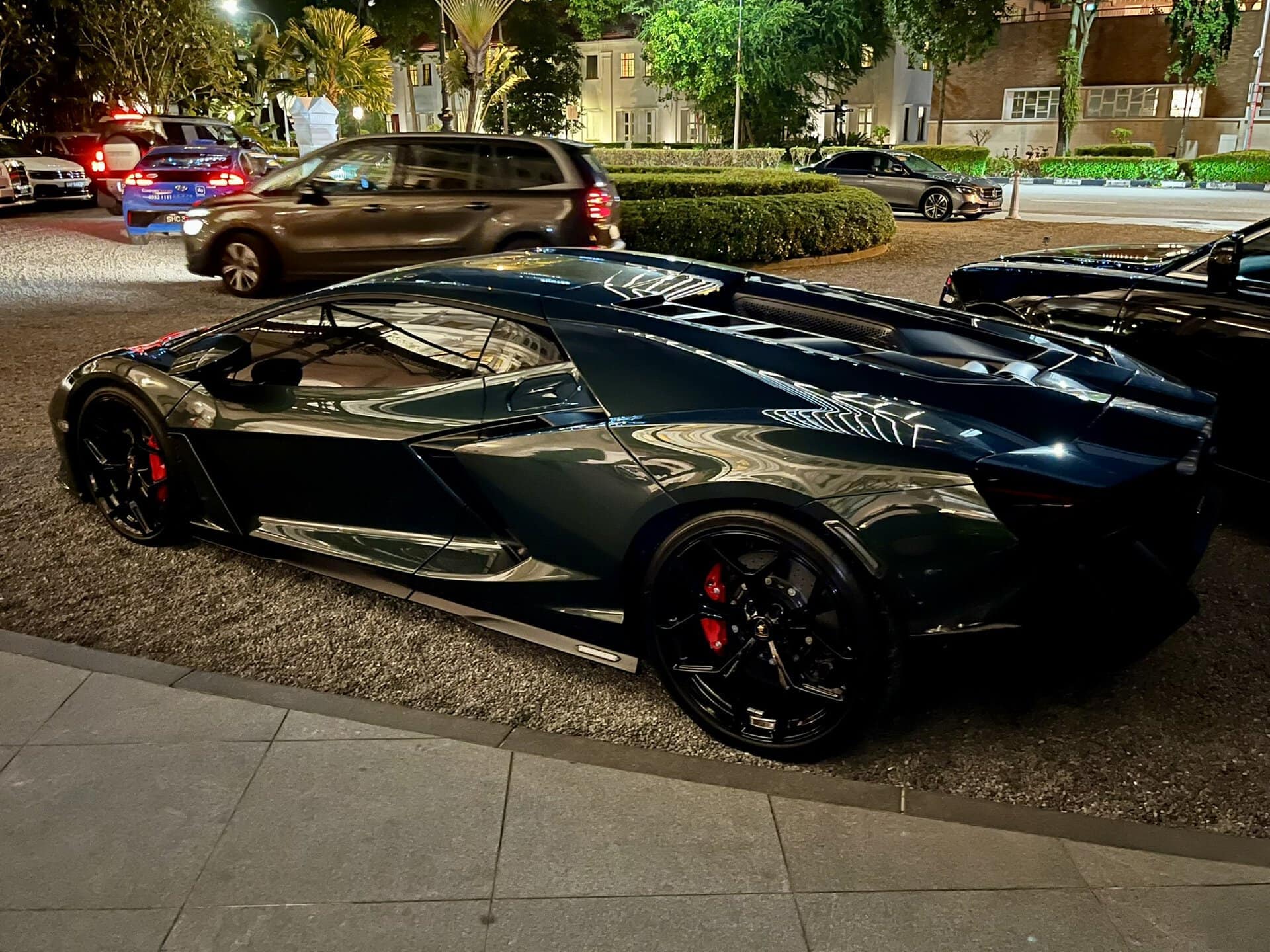 städtereise-singapur-reiseblog-indonesien-urlaub-architektur-sportwagen-reise