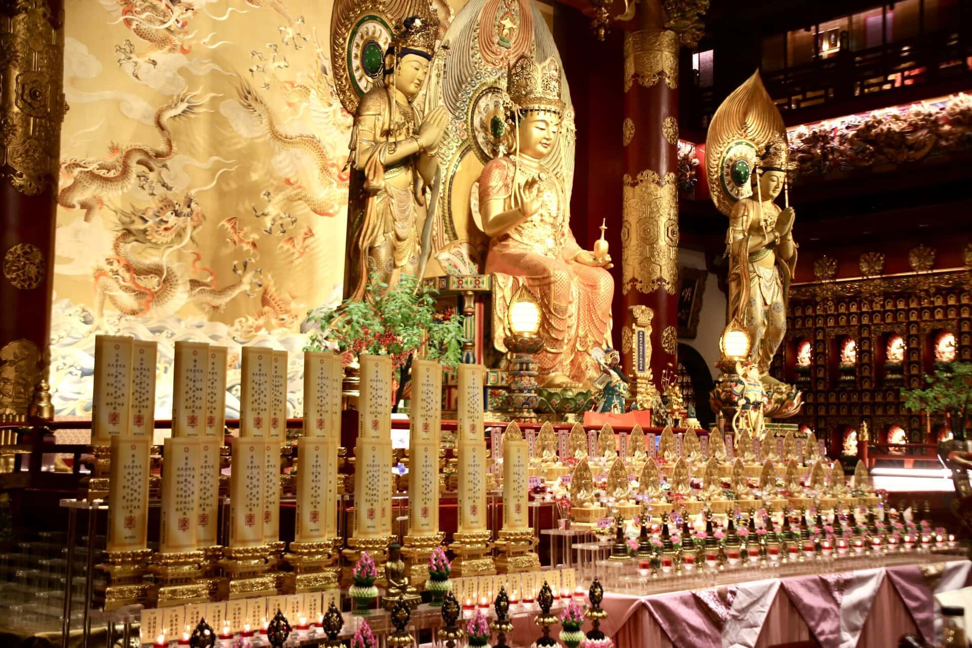 städtereise-singapur-reiseblog-indonesien-urlaub-statuen-reise