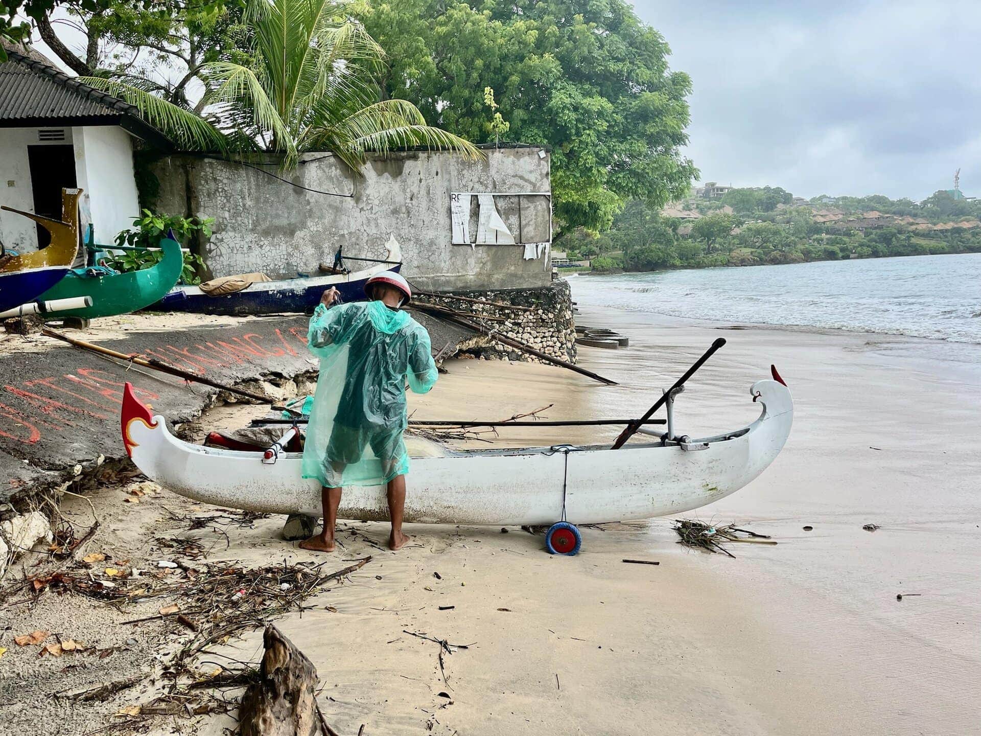 reiseblog-indonesien-flores-komodo-inseln-urlaub-sonne-palmen-strand-fischer-reise