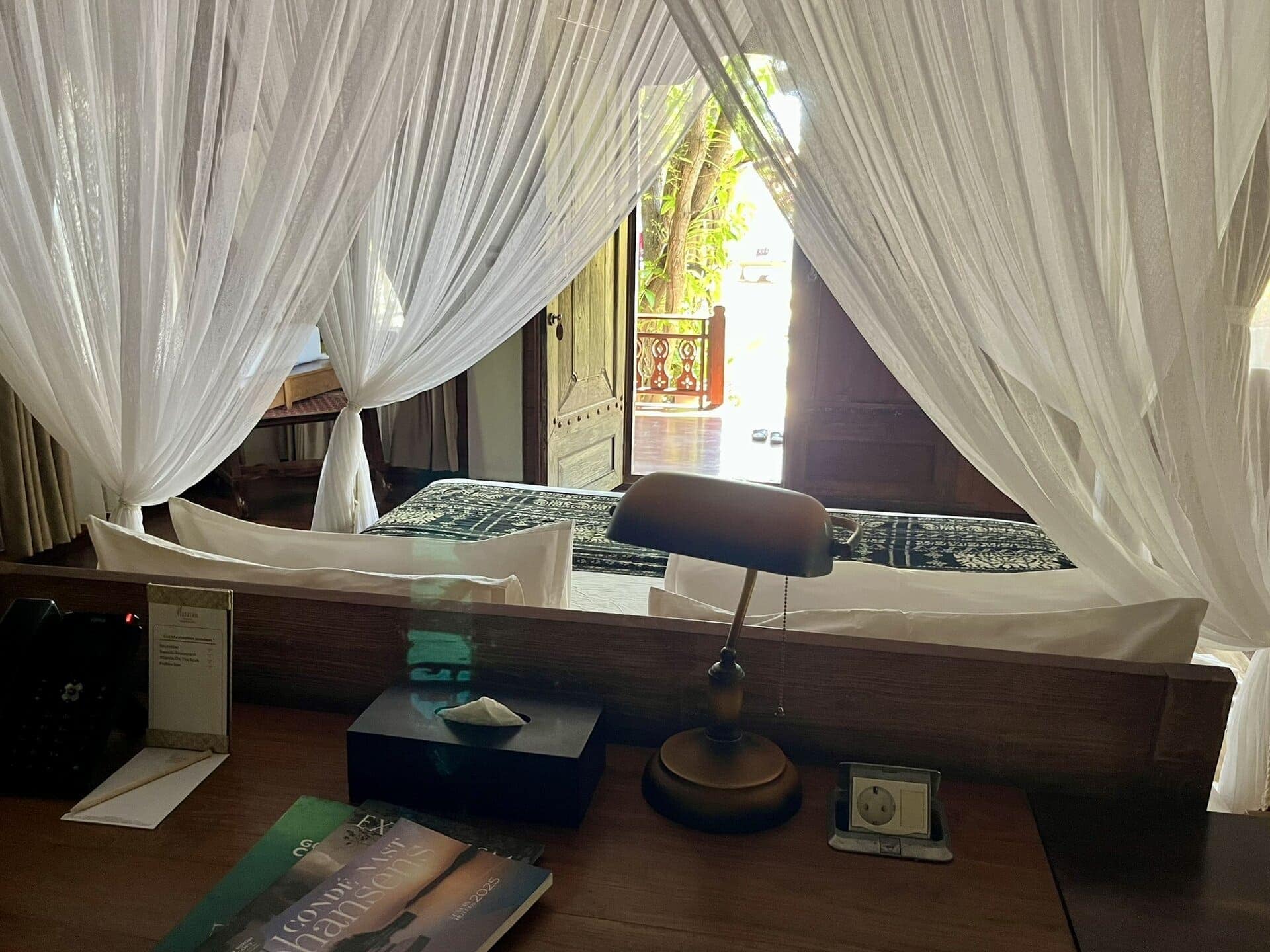 reiseblog-indonesien-flores-komodo-inseln-urlaub-sonne-palmen-strand-woodhotelroom-reise