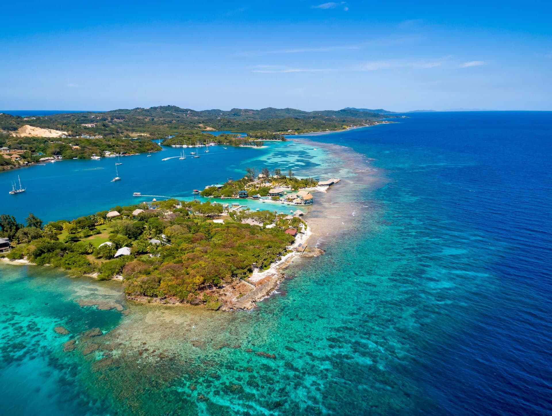 luxus-kreuzfahrt-explora-journeys-reise-urlaub-karibik-honduras-little-french-key