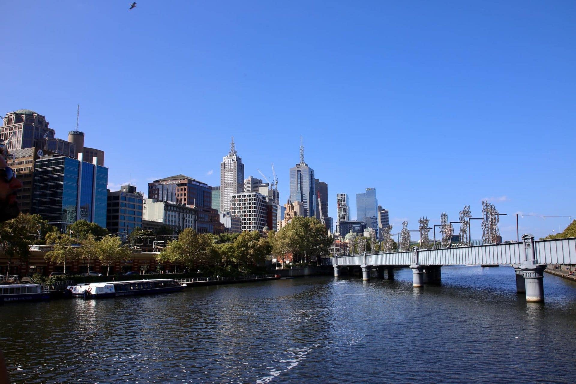 reisekombination-urlaub-melbourne-skyline-bruecke-australien-südsee