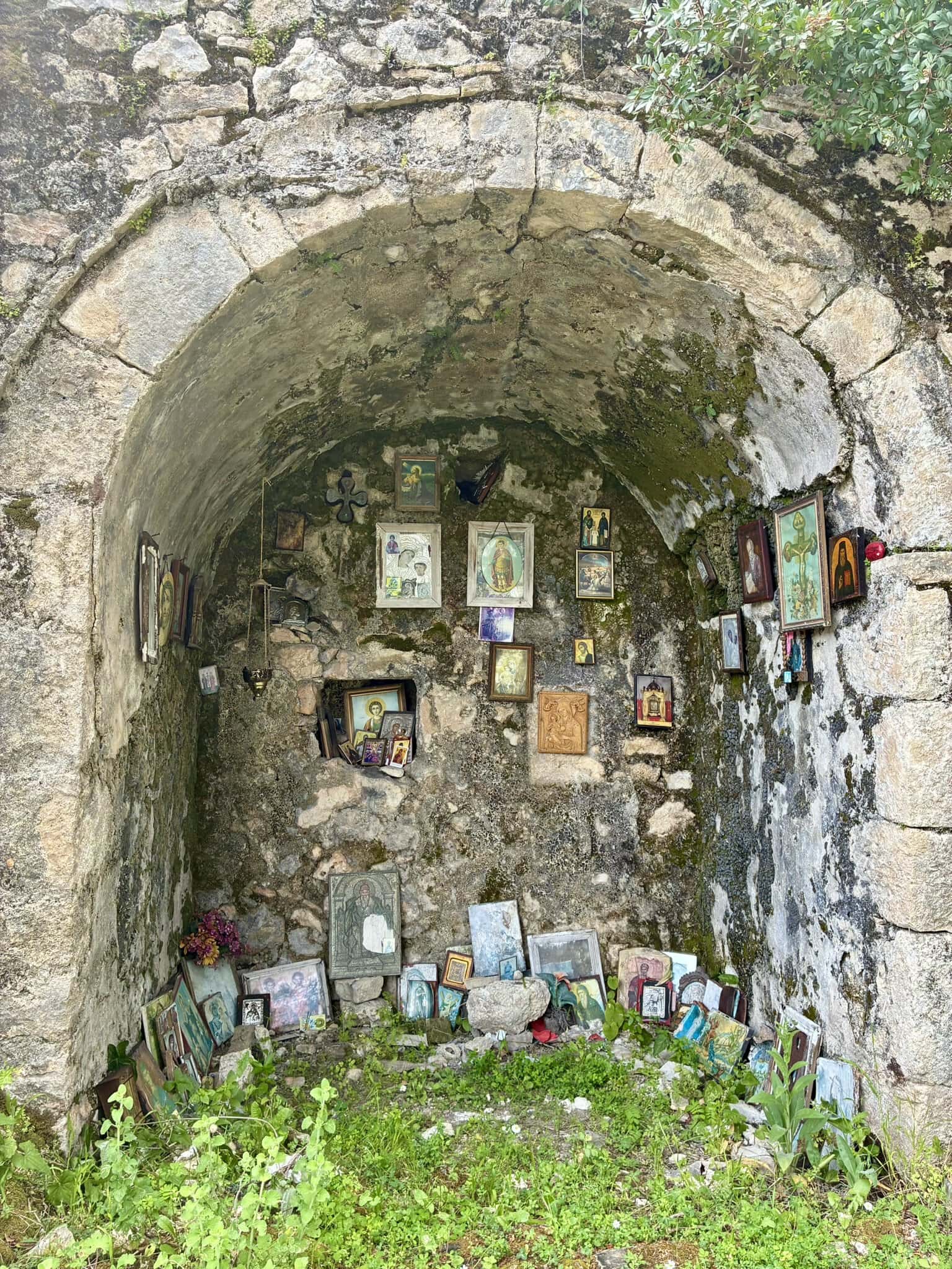 denkmal-individuell-grab-balkan-türkei-griechenland-roadtrip-europa