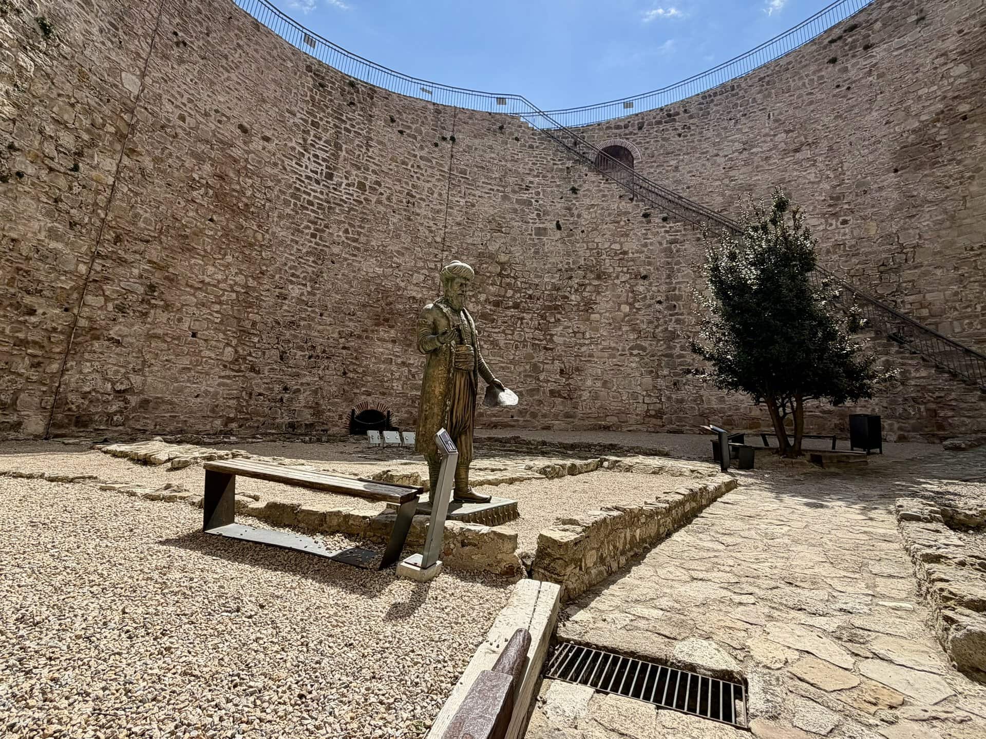statue-individuell-balkan-türkei-griechenland-roadtrip-europa