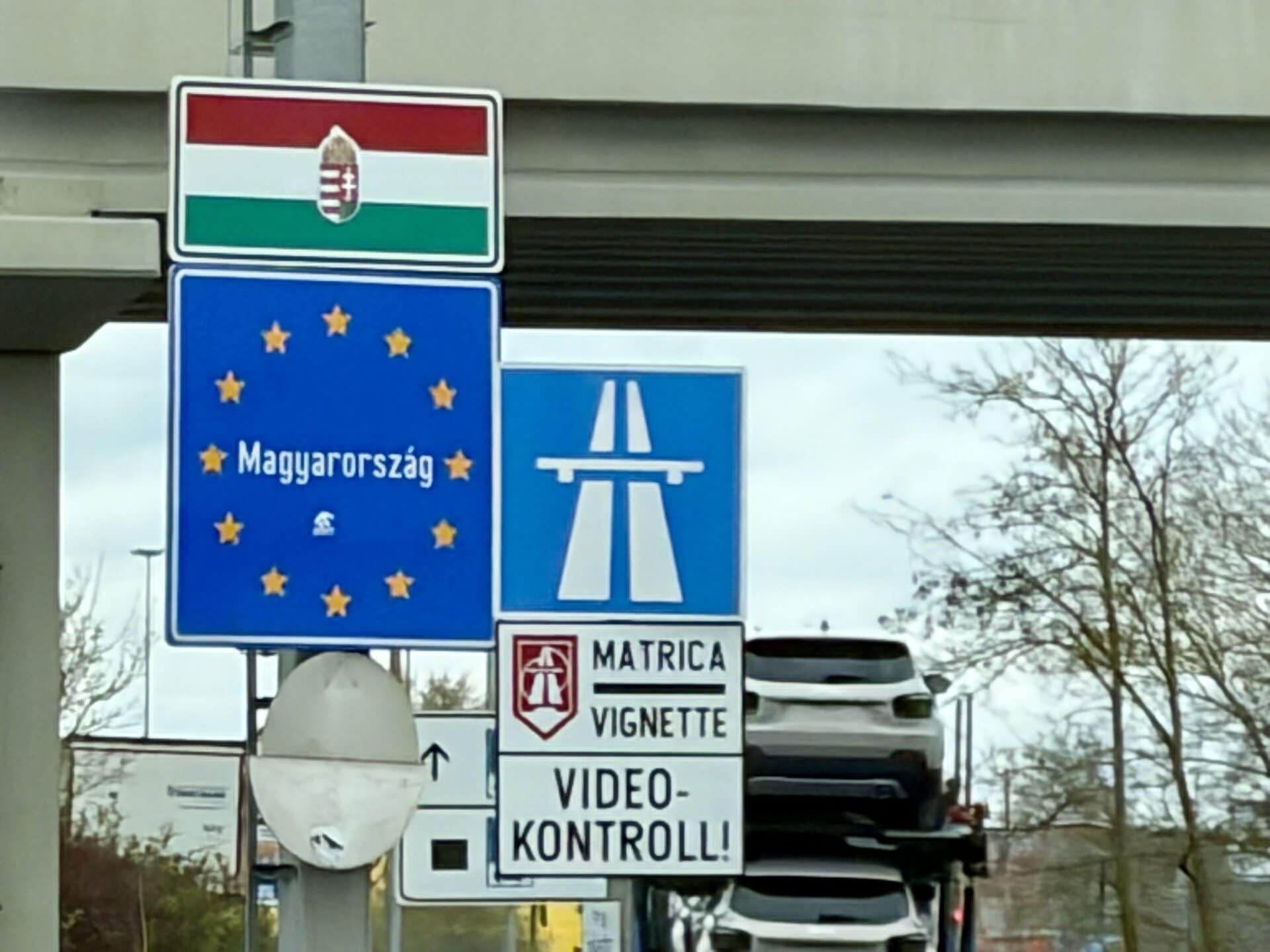 grenze-europa-roadtrip-gang-individuell-osteuropa-vignette