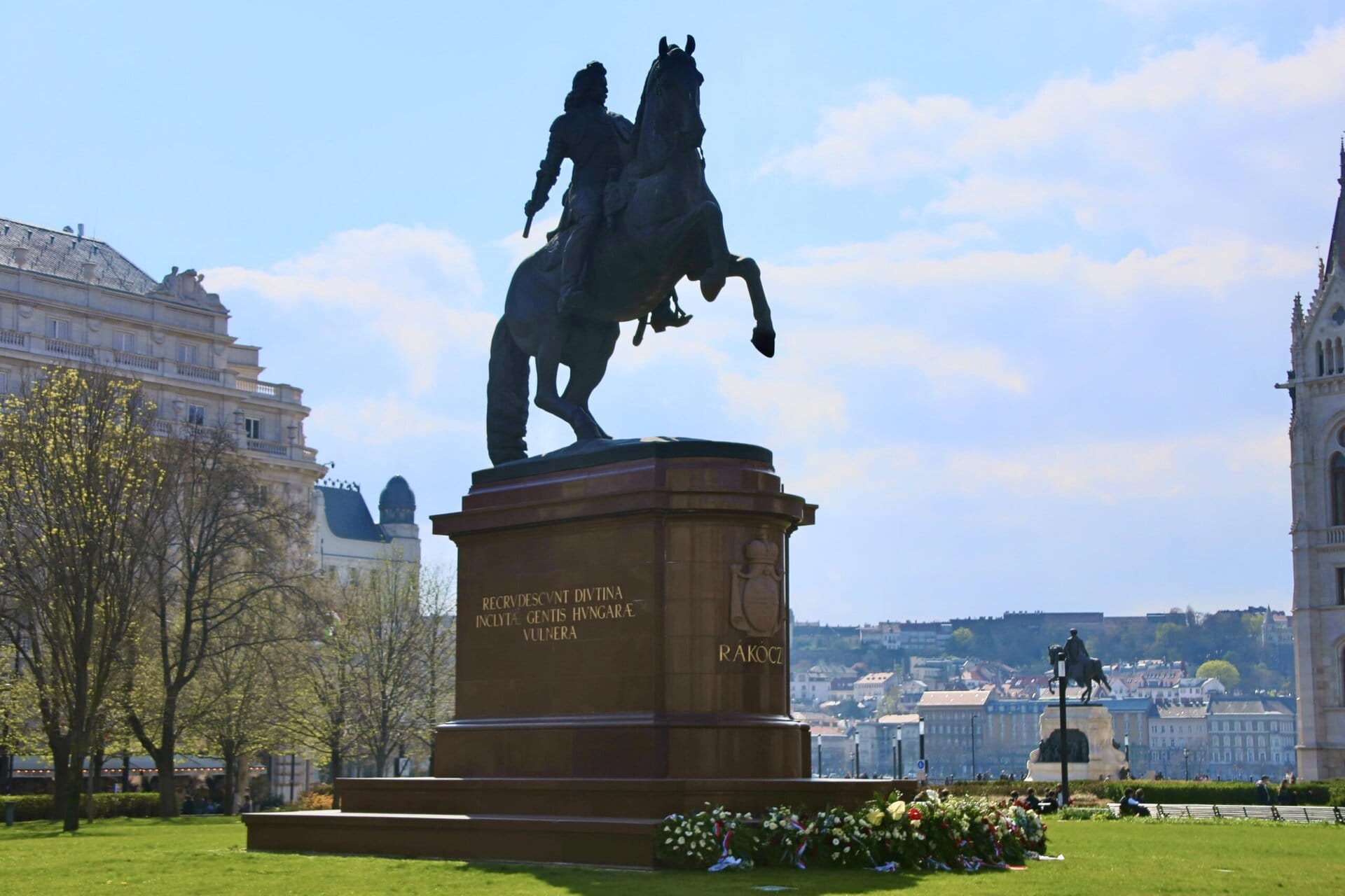 europa-roadtrip- gedenken-statue-individuell-osteuropa
