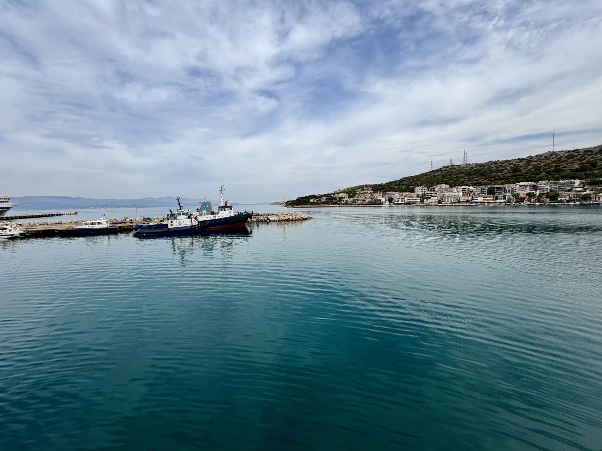 balkan-türkei-türkis-hafen-griechenland-roadtrip-europa-individuell