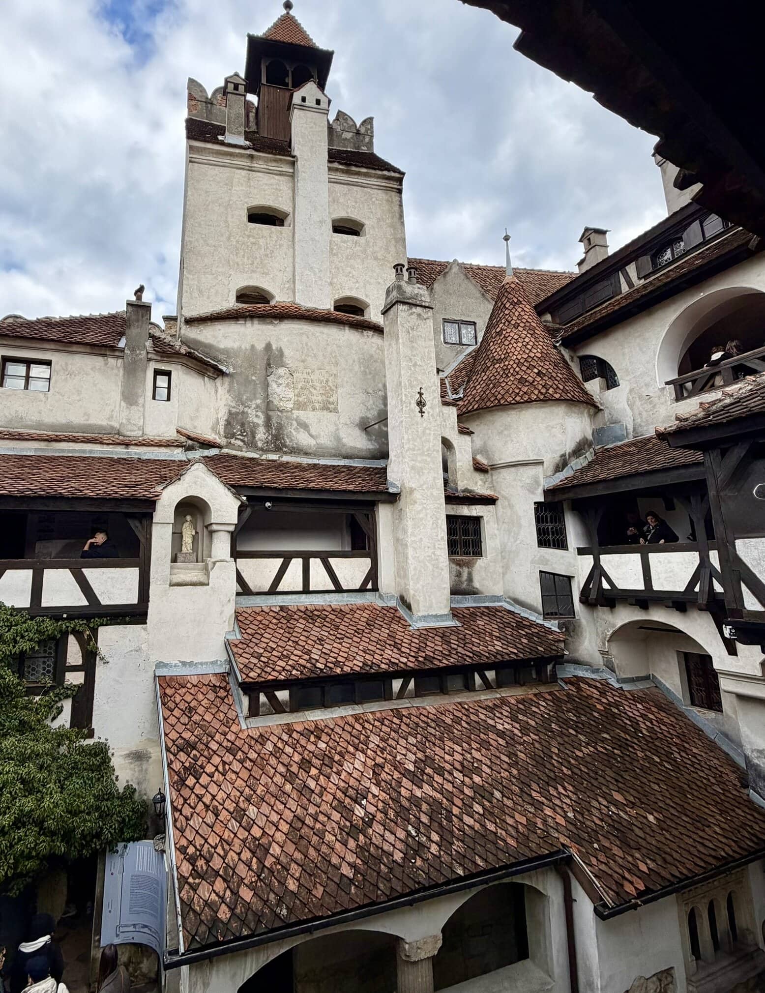 europa-kirchhof-rumaenien-roadtrip-individuell-osteuropa