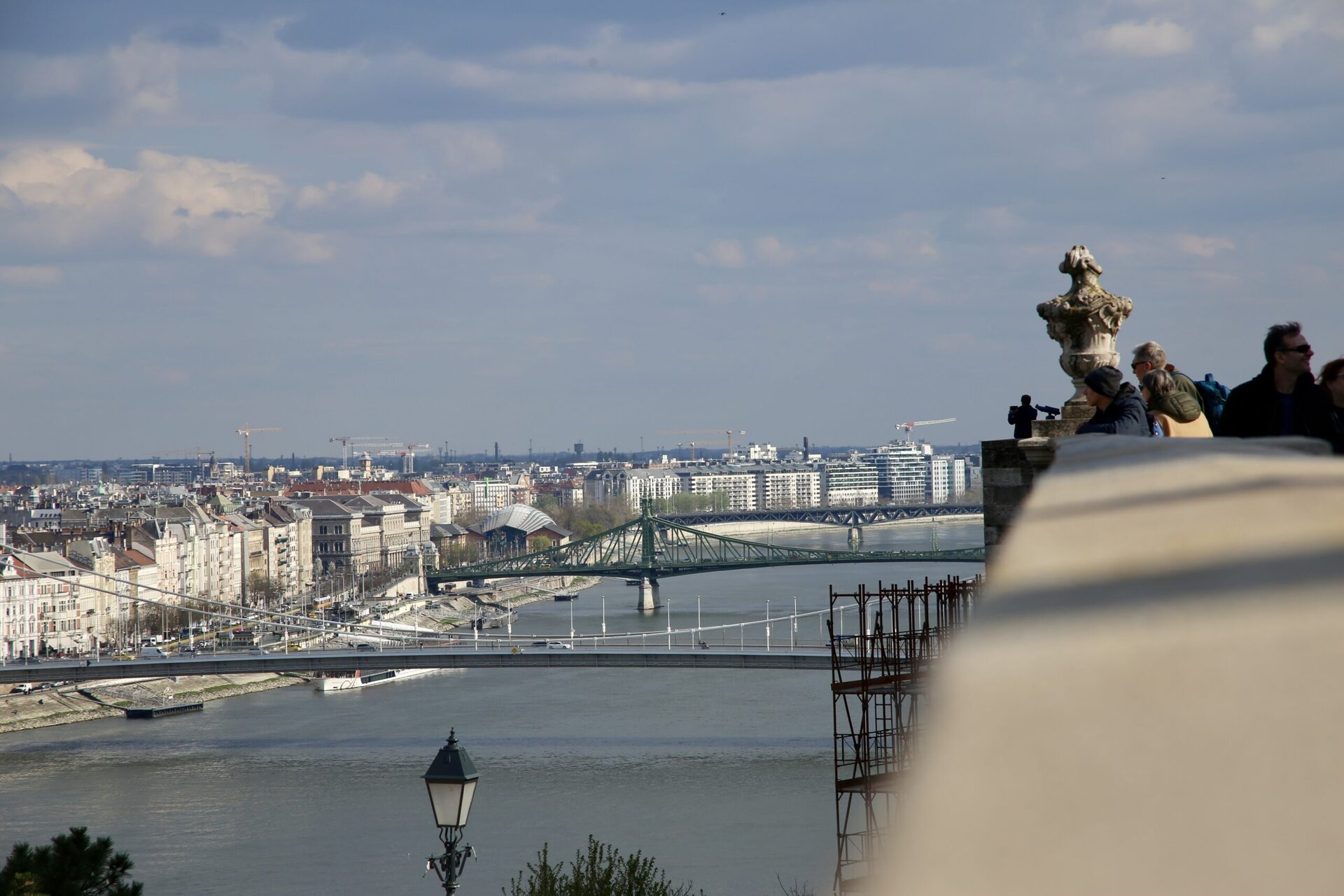 europa-roadtrip-individuell-osteuropa-reiseexperten-parlament