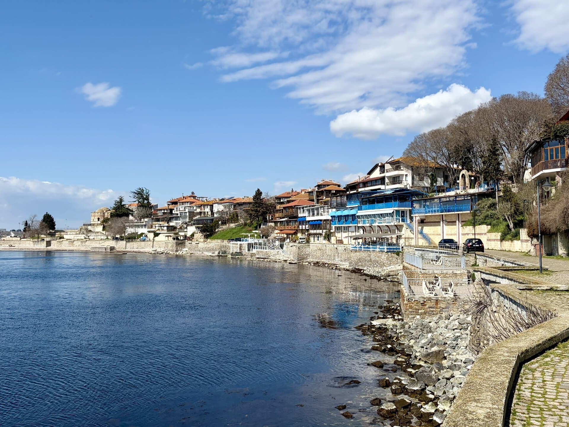 griechenland-roadtrip-europa-promenade-am-meer-balkan-türkei-individuell
