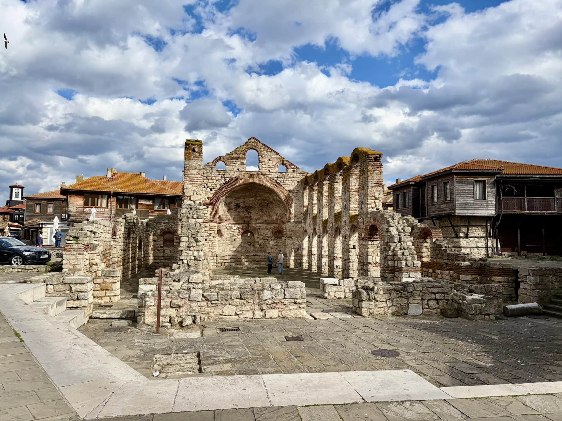 türkei-individuell-altes-denkmal-griechenland-roadtrip-europa-balkan