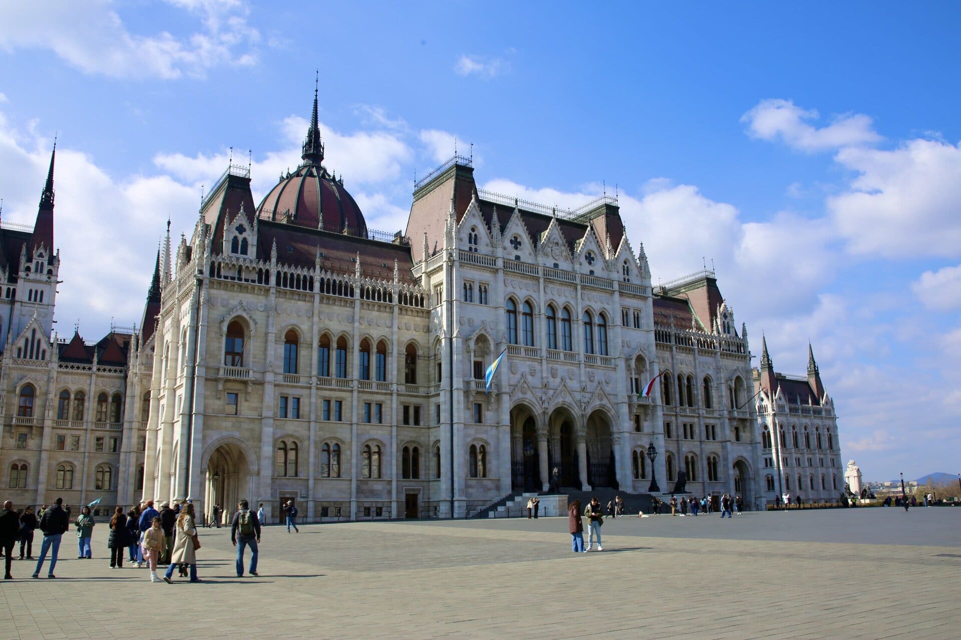 europa-roadtrip-individuell-stadtansicht-tempel-osteuropa