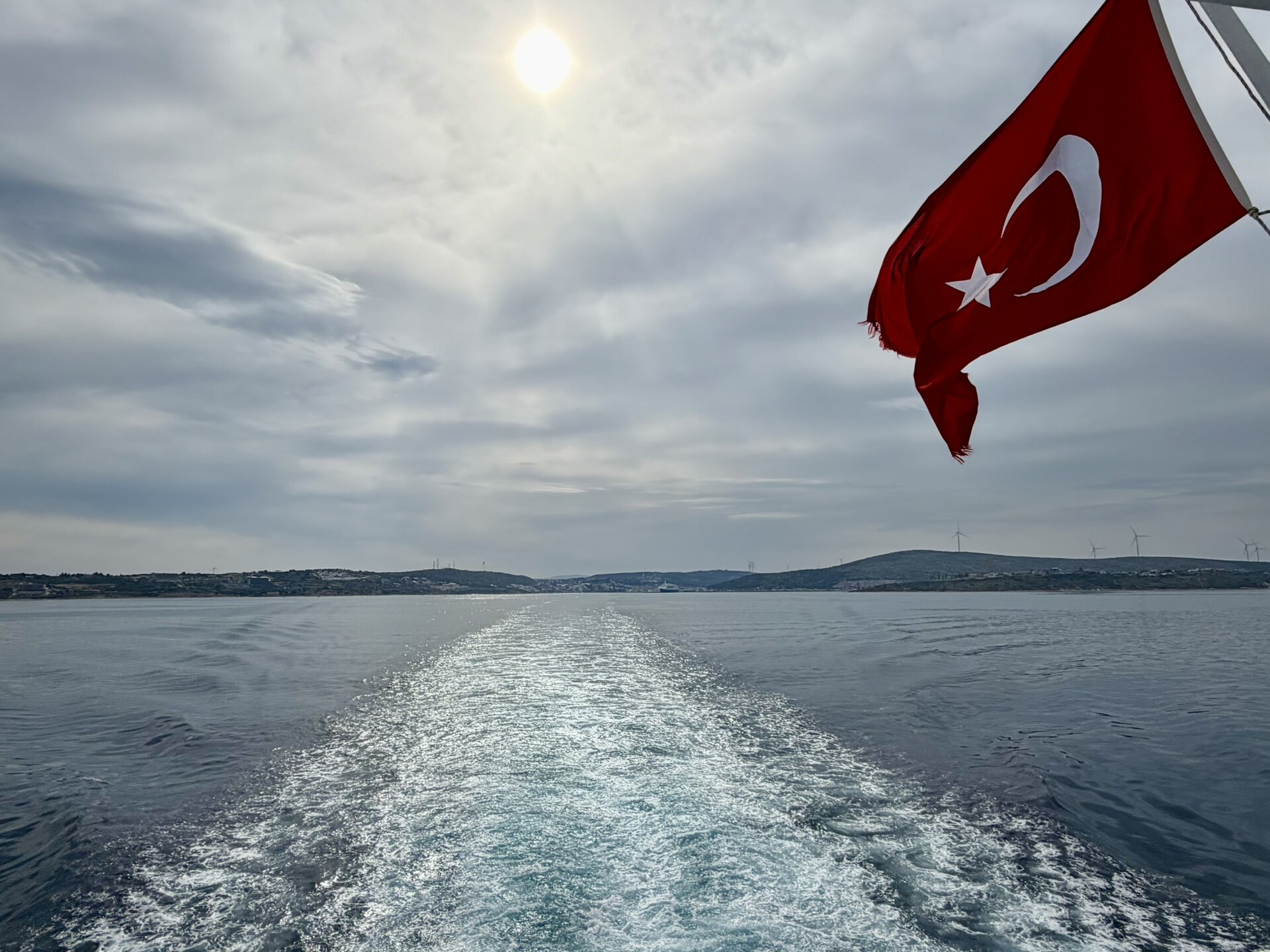individuell-griechenland-türkische-fahne-roadtrip-europa-balkan-türkei