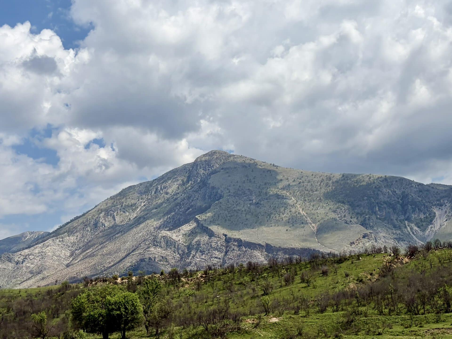 europa-roadtrip-balkan-küstenroute-berglandschaft