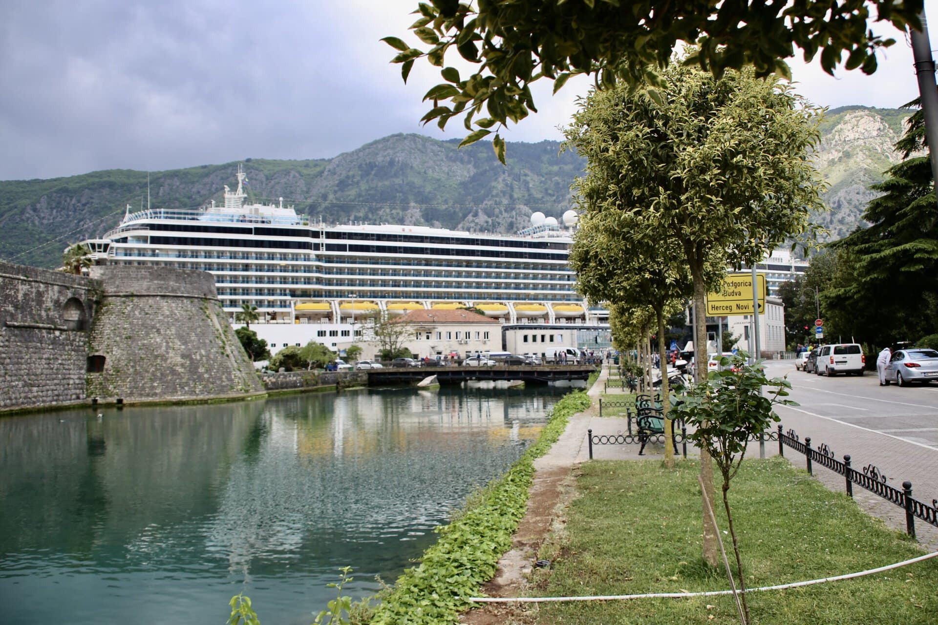 europa-kreuzfahrtschiff-roadtrip-balkan-küstenroute