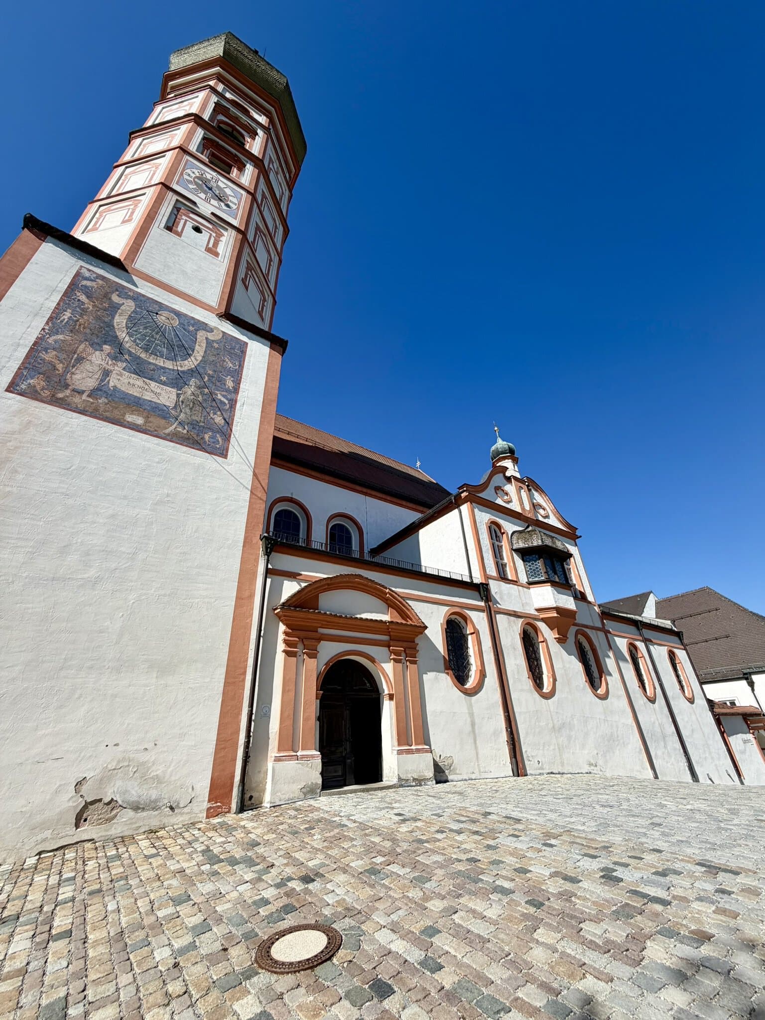 pflasterstein-europa-kirche-roadtrip-balkan-küstenroute
