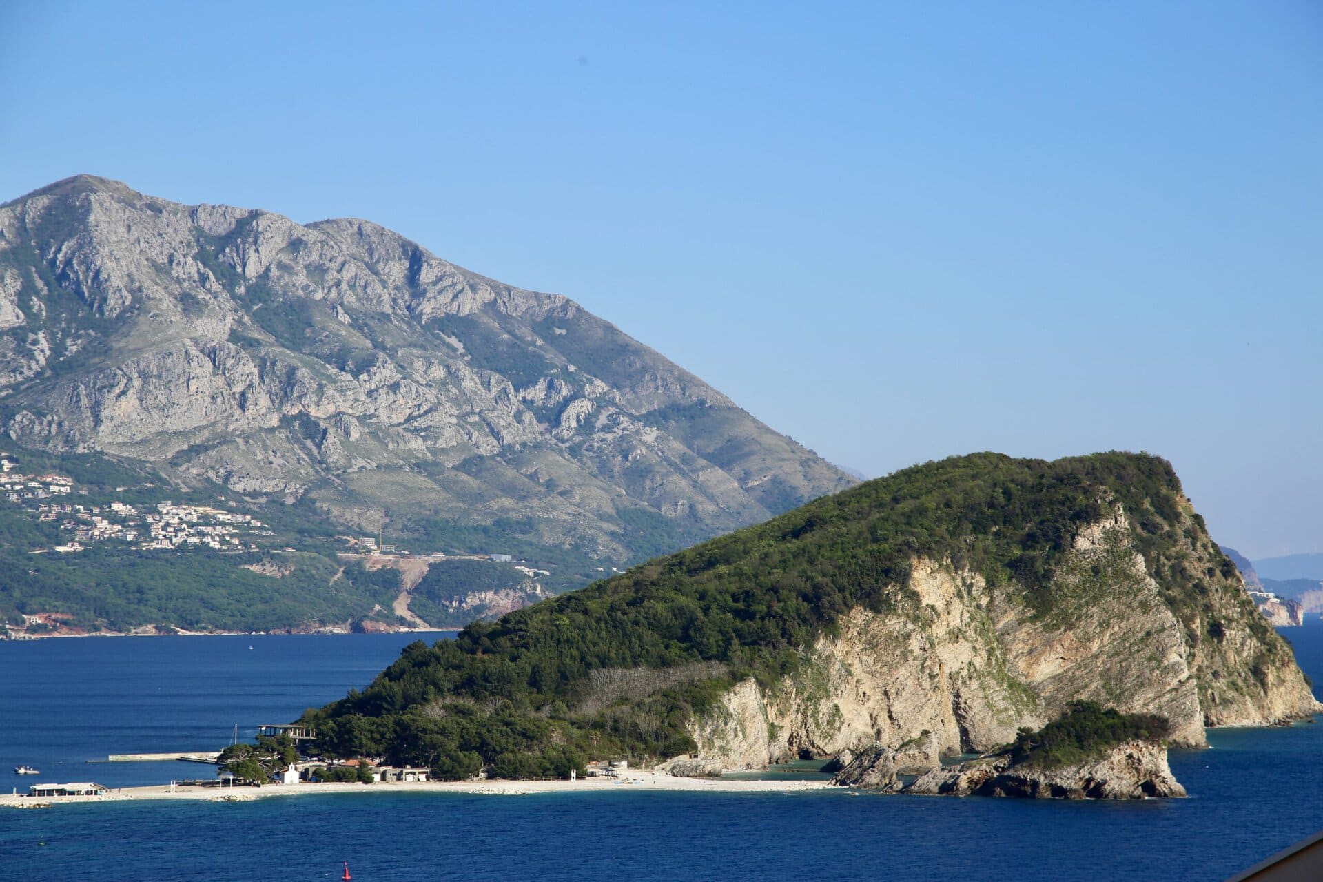 balkan-küstenroute-fels-europa-roadtrip-meer