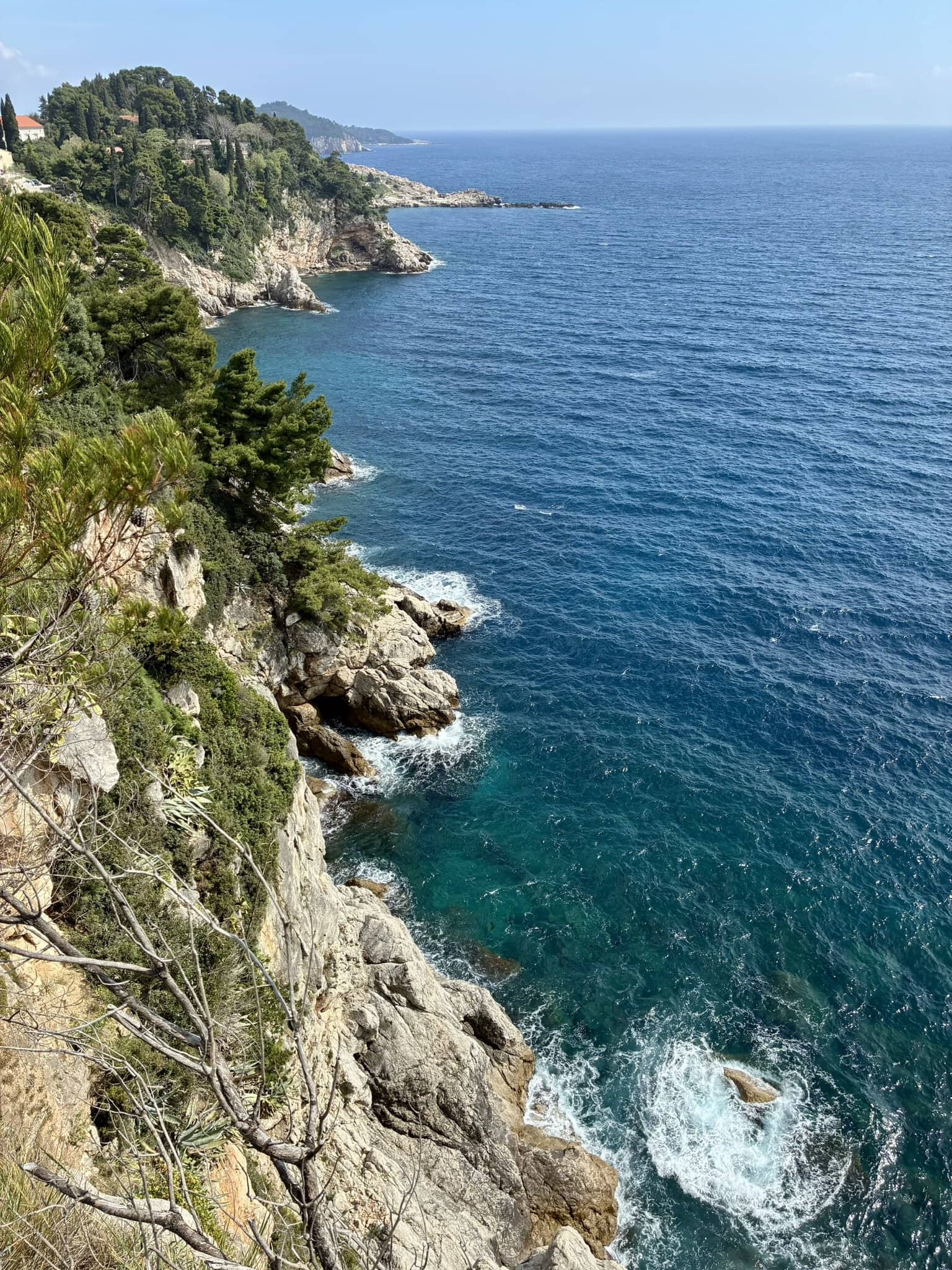 küstenroute-europa-meeresklippe-roadtrip-balkan