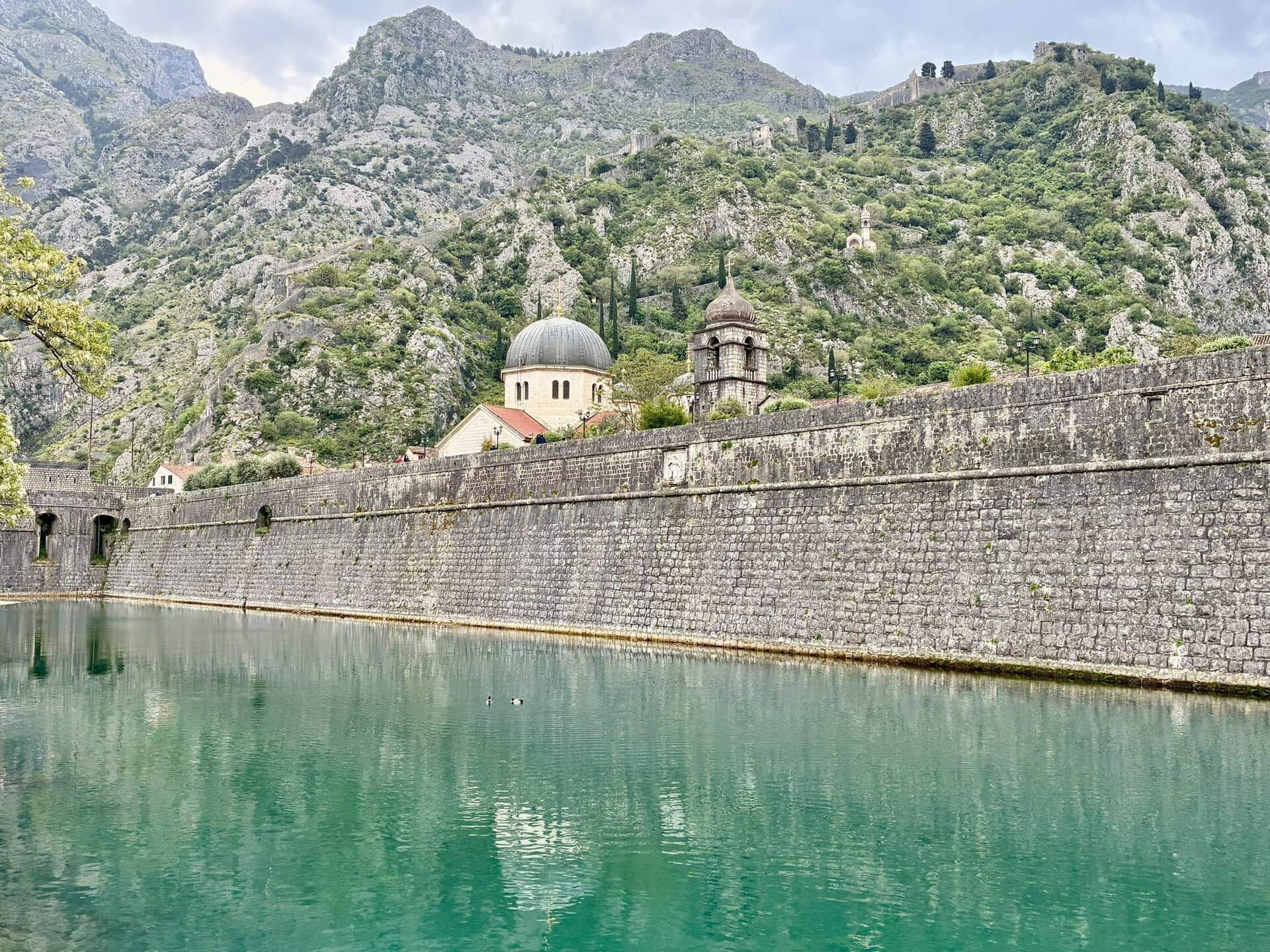 europa-wasserbecken-roadtrip-balkan-küstenroute