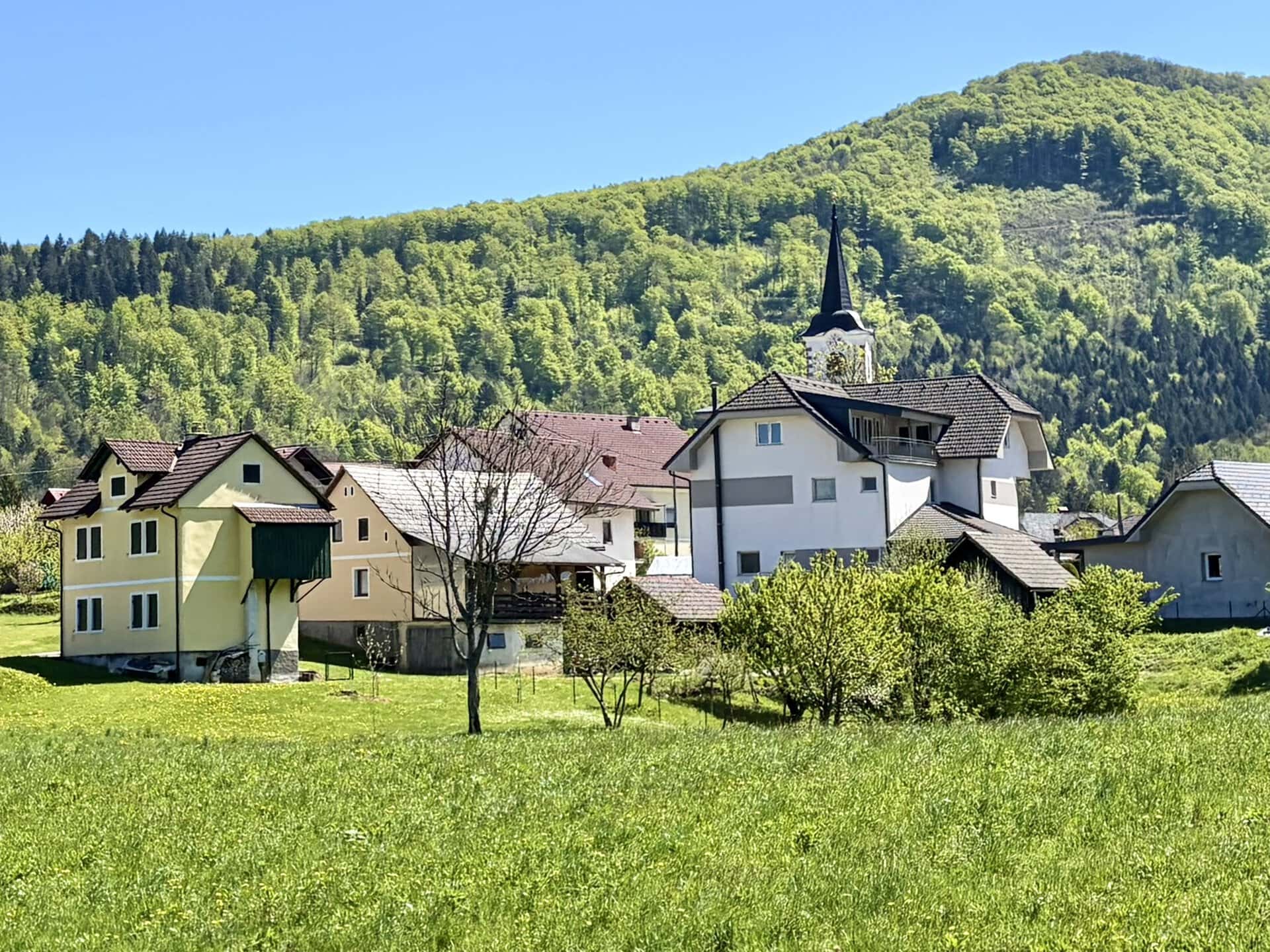 europa-roadtrip-balkan-küstenroute-kleines-dorf