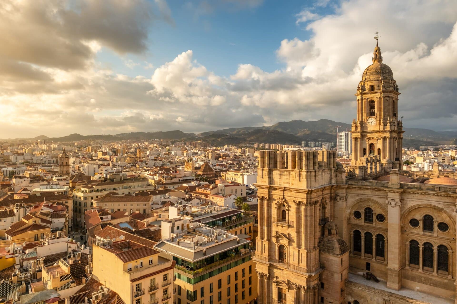 Kathedrale von Málaga bei Sonnenuntergang – Sea Cloud Cruises