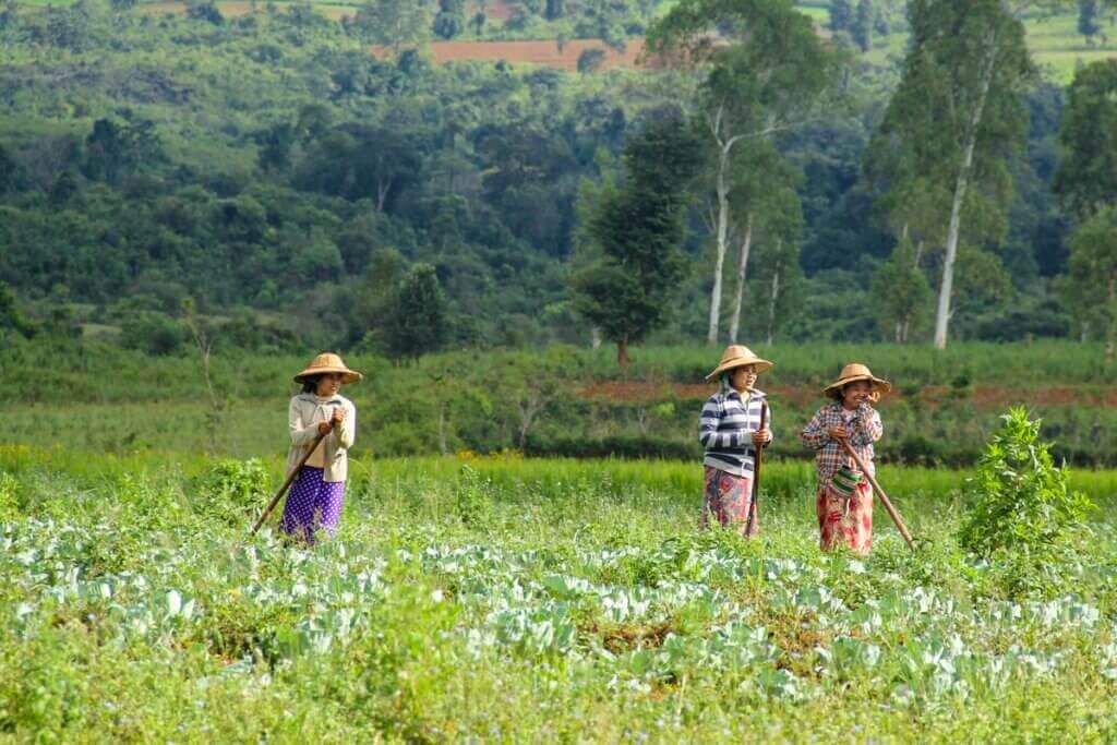 menschen-asien-myanmar-reise-individuell-persönlich-massgeschneidert-planen menschen-asien-myanmar-reise-individuell-persönlich-massgeschneidert-planen