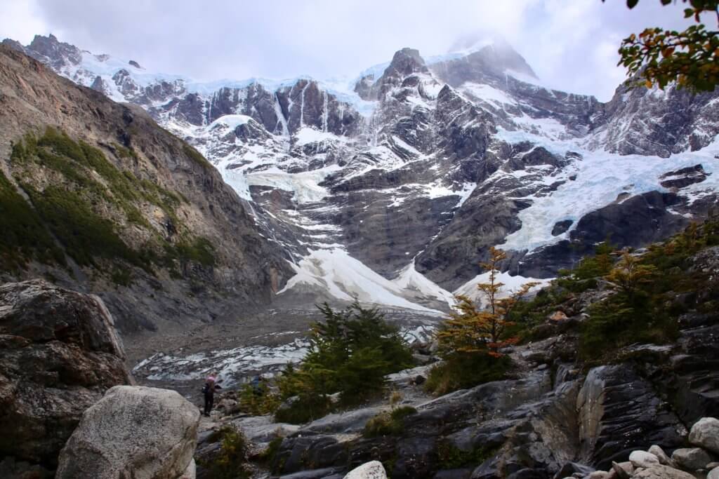 blaues-licht-fotographieren-urlaub-hotspot-eisberg-patagonien-chile-fotoshooting-anden-wandern-trekking-backpacking