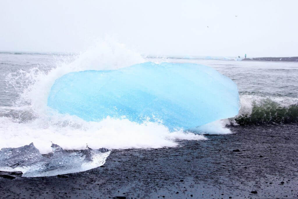 rundreise-mietwagen-island-buchen-gletscherlagune-eisberge--Fjallsarlon