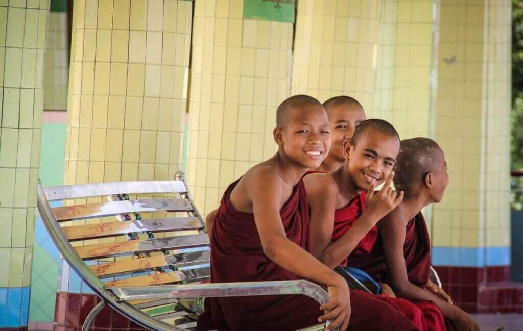 myanmar-moenche-asien-reise-buchen-und-planen myanmar-rundreise-individuell-moenche-asien-reise-buchen-und-planen