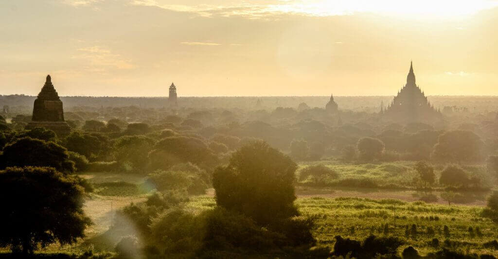 bagan-myanmar-reise-ballonfahrt-buchen-rundreise-durch-asien bagan-myanmar-reise-ballonfahrt-buchen-rundreise-durch-asien