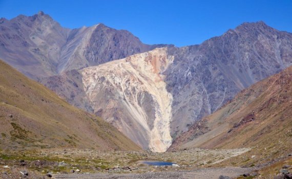 satiago-maipo-trekkingtrip-reisebüro-chile-region-genussreise-weinprobe-roadtrip-trekkingurlaub-fotoshot-nice-shot-fotographieren