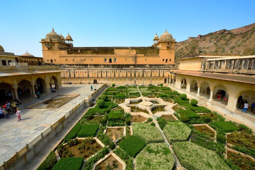 indien-rajsthan-individuelle-rundreise-indien-farbenfrohes-reisespezialist-jaipur-amber-fort