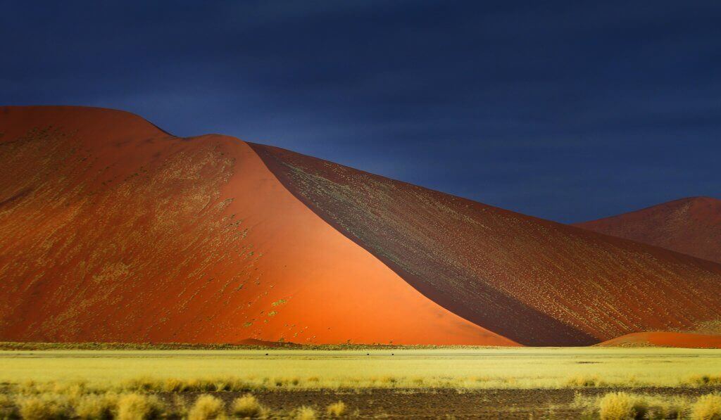 mietwagenrundreise-namibia-safari-wueste-in-unterwegs-gruppenreise-namibia-rundreise-planen-mietwagen-afrika-reise-planen